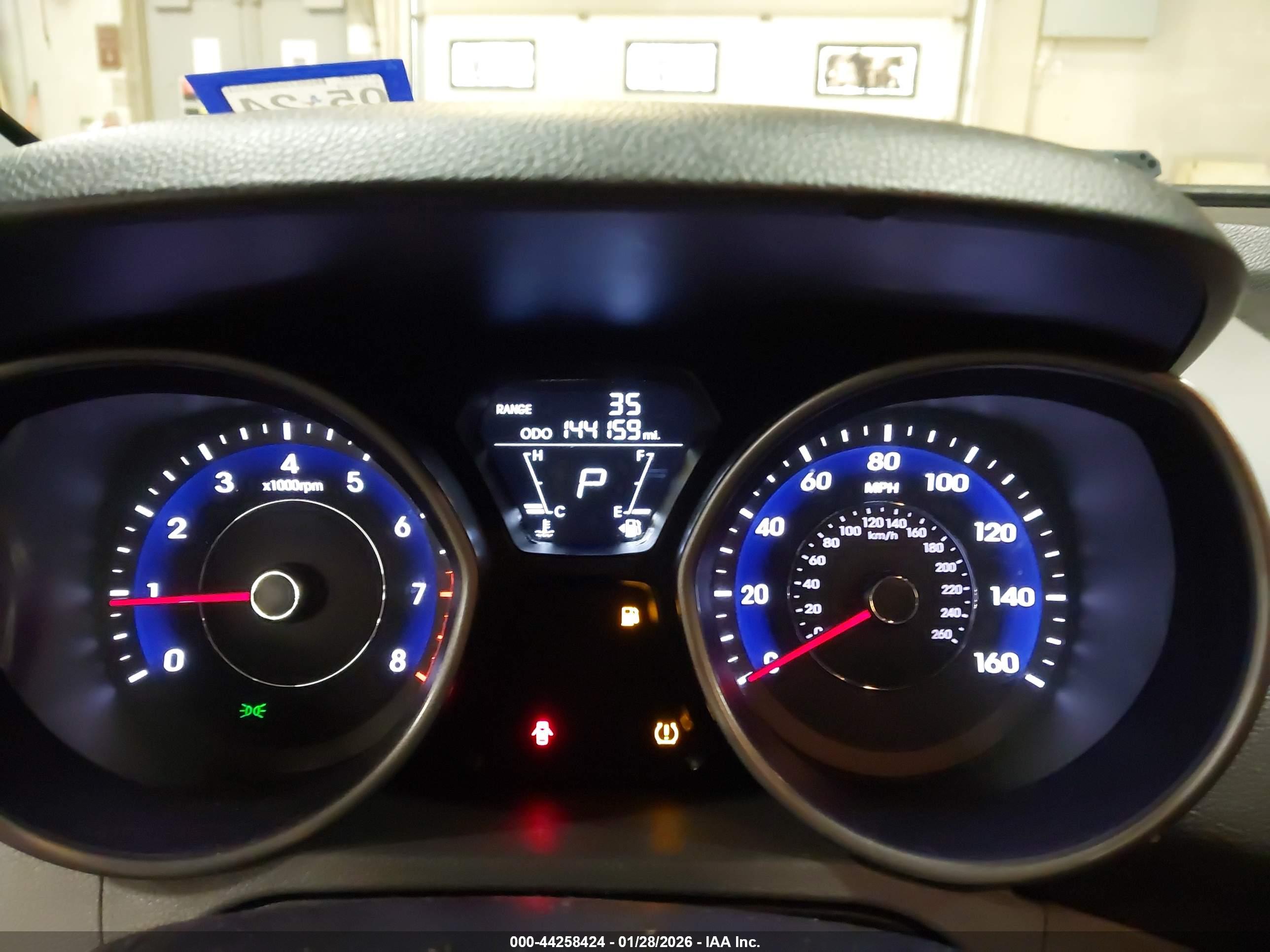 HYUNDAI ELANTRA image 7
