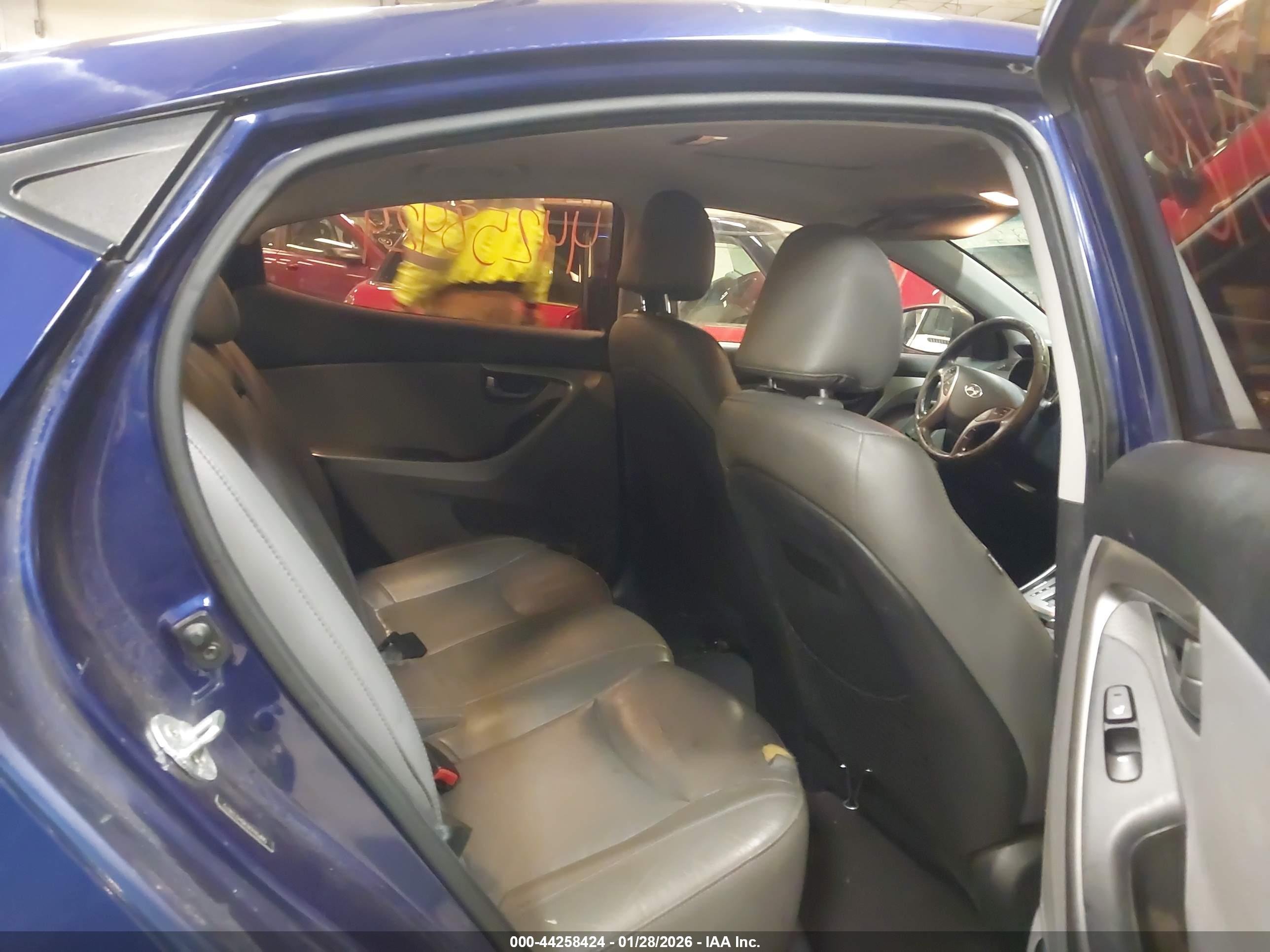 HYUNDAI ELANTRA image 8