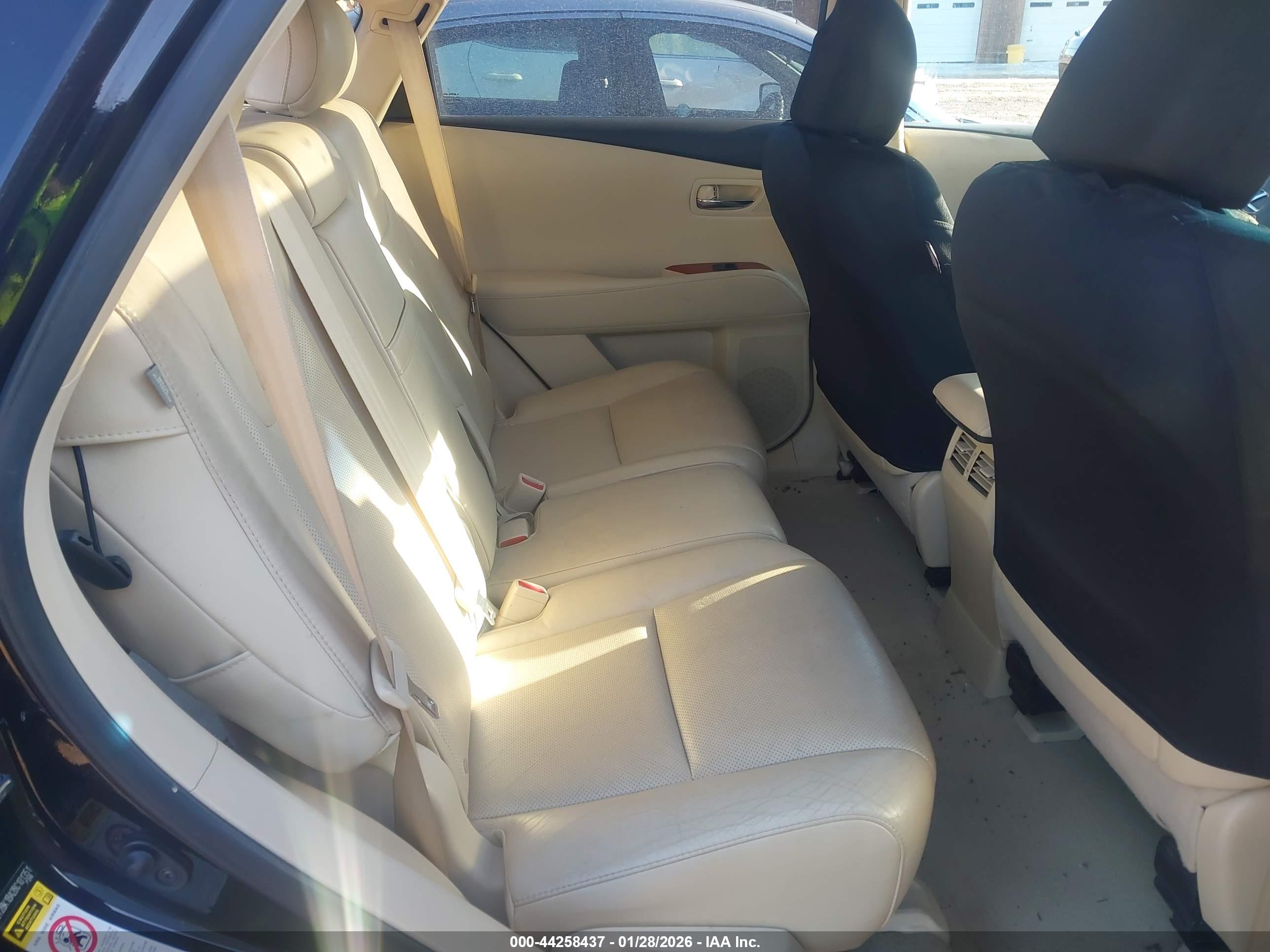LEXUS RX image 8