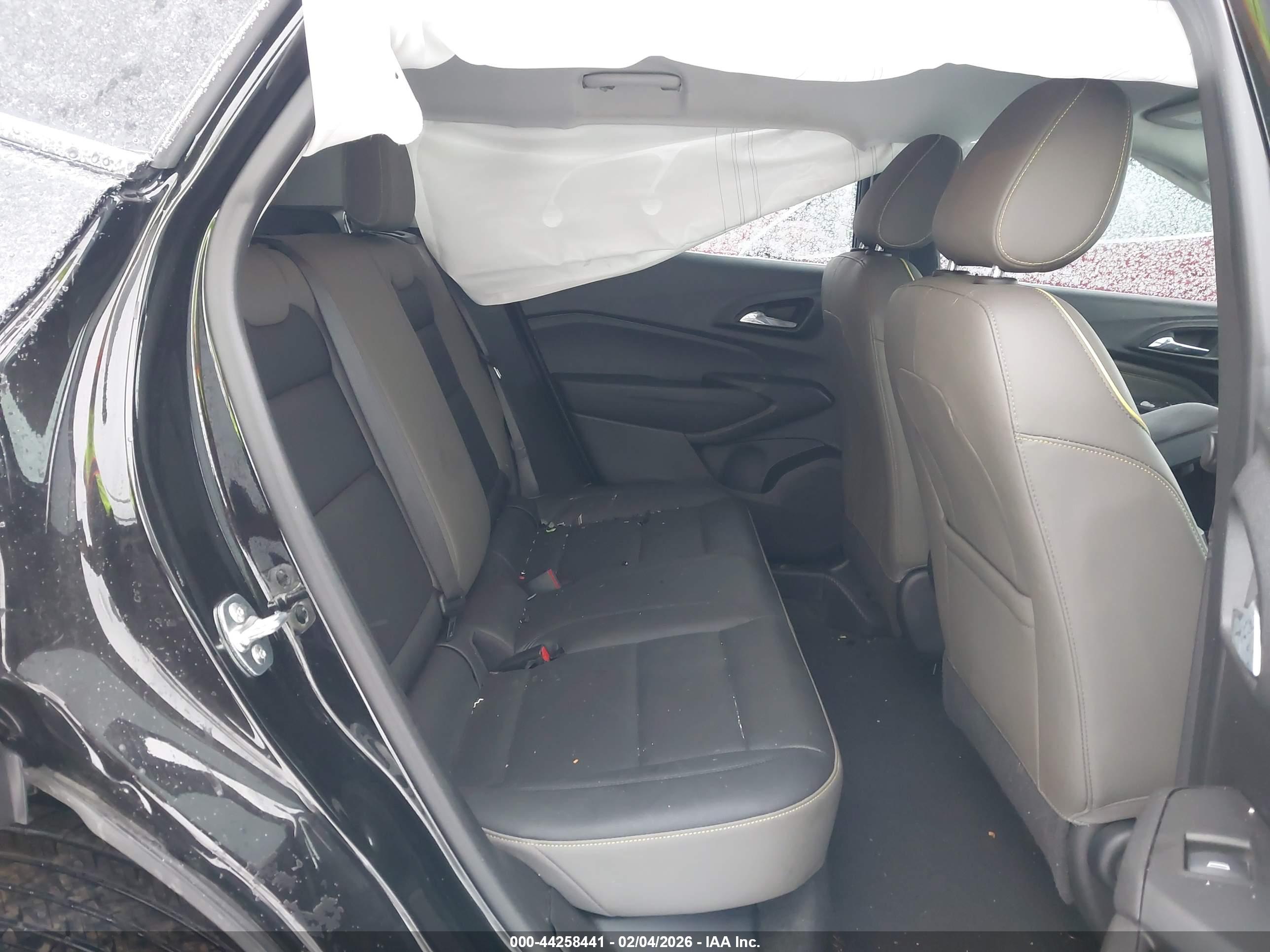 CHEVROLET TRAX image 8