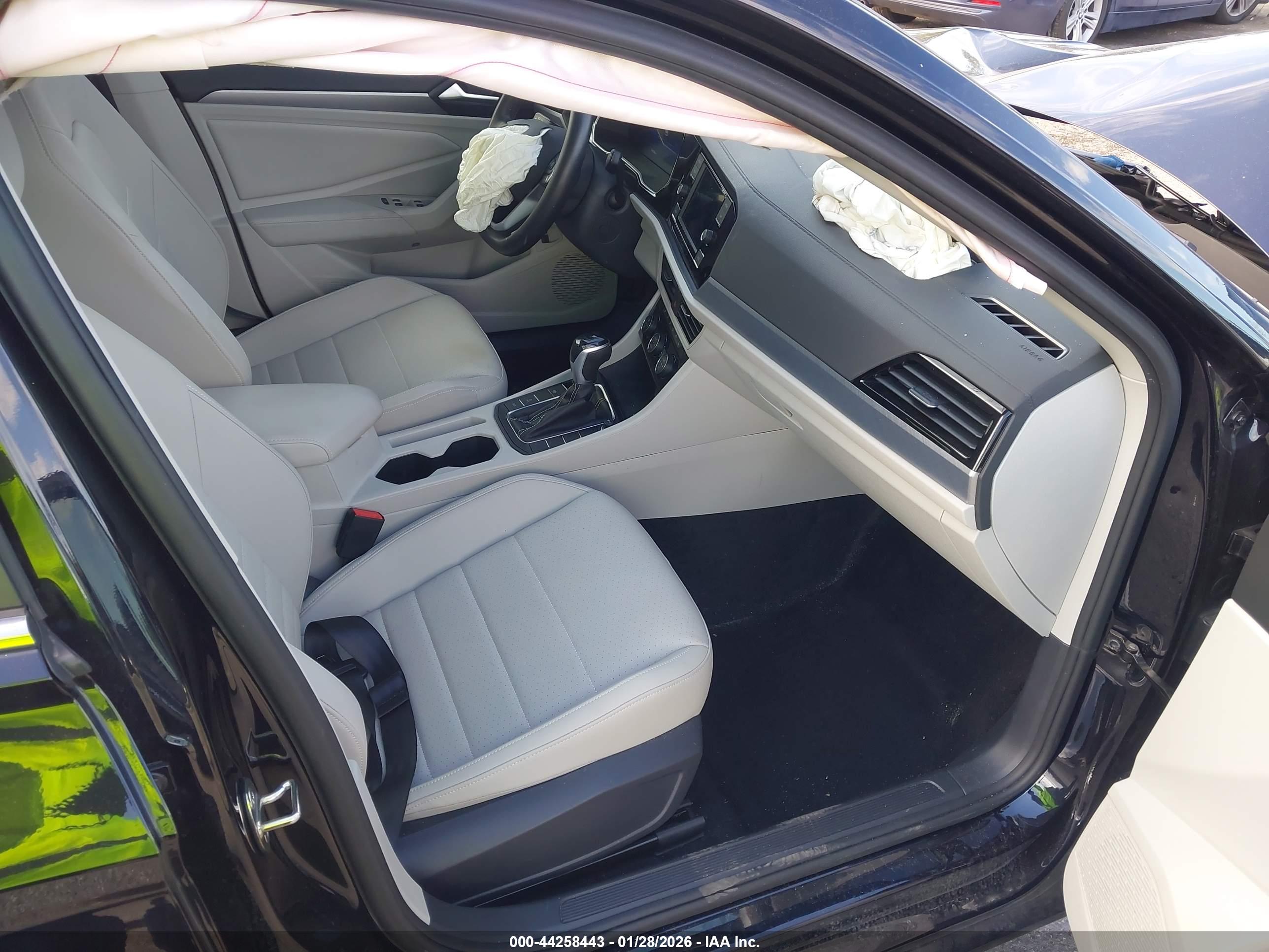 VOLKSWAGEN JETTA image 5
