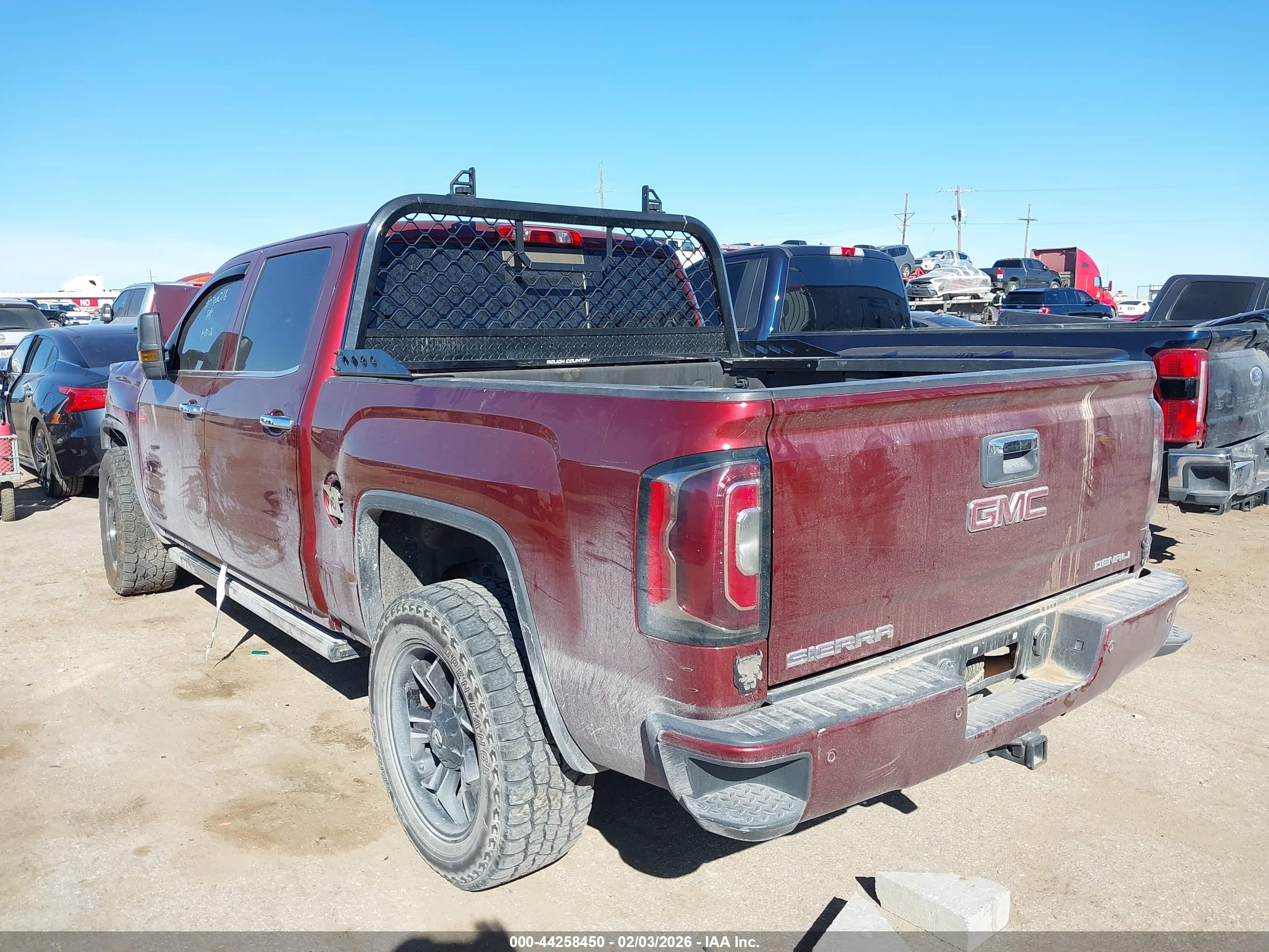 GMC SIERRA image 3