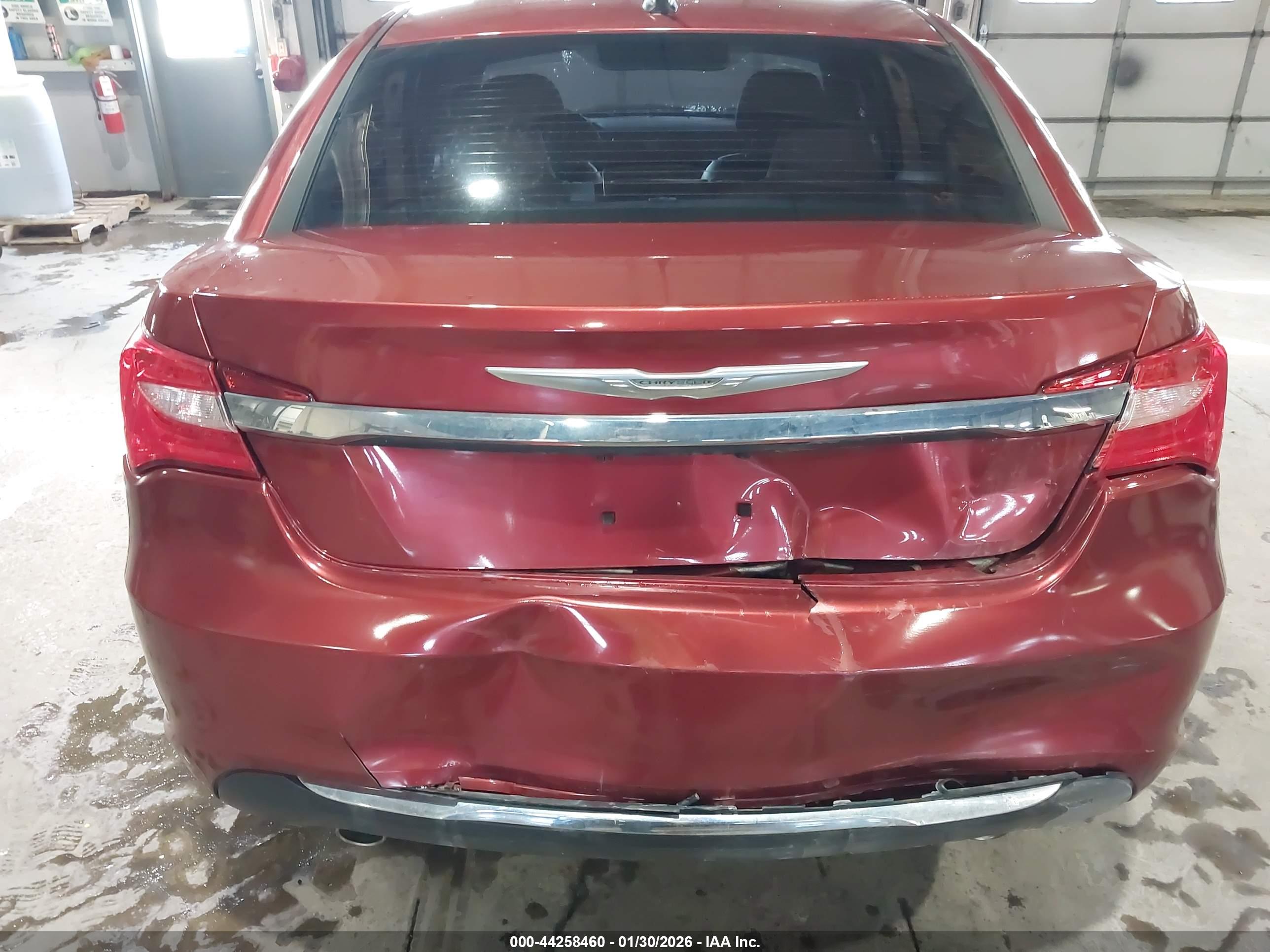 CHRYSLER 200 image 6