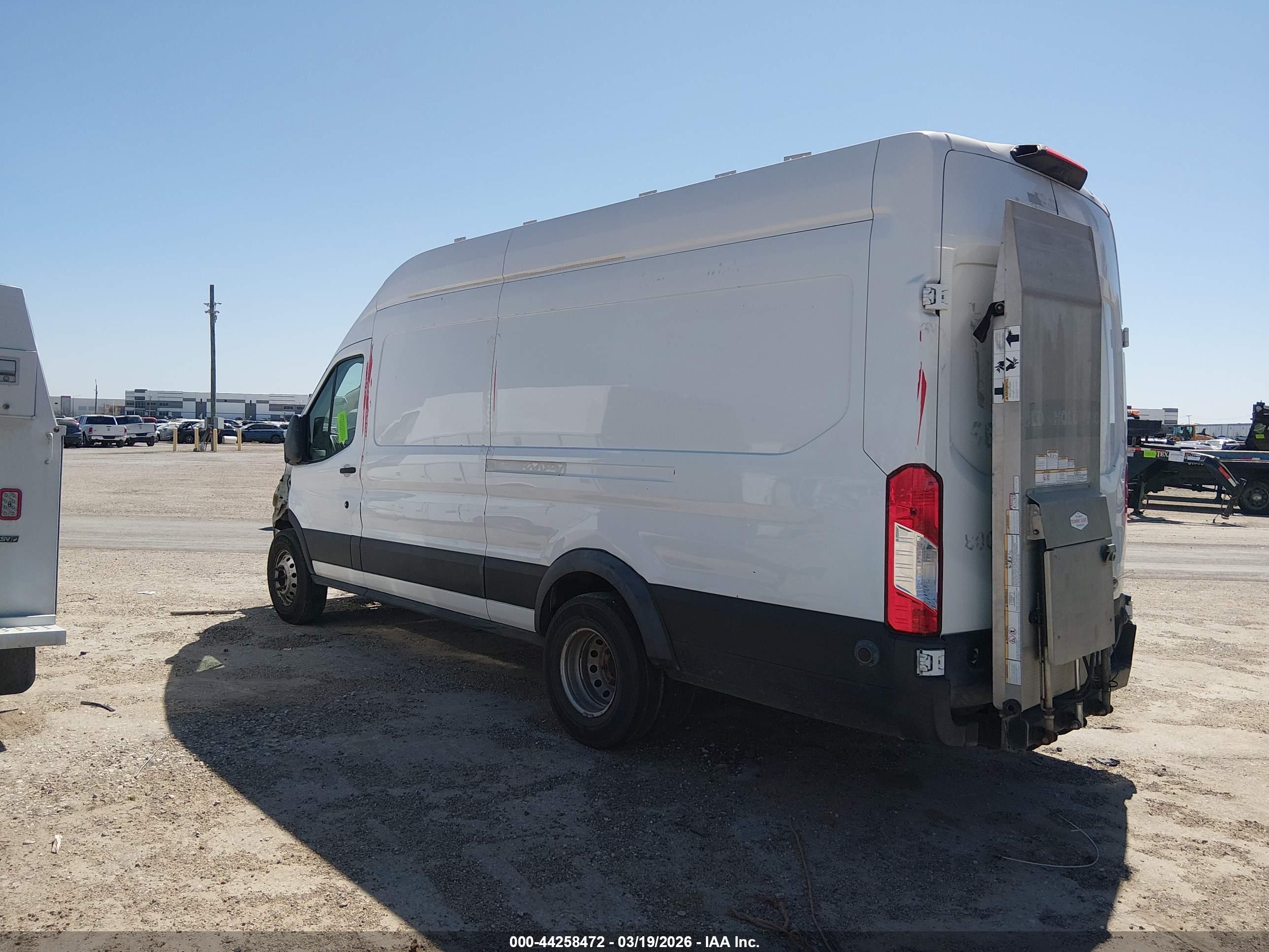 FORD TRANSIT-350 image 3