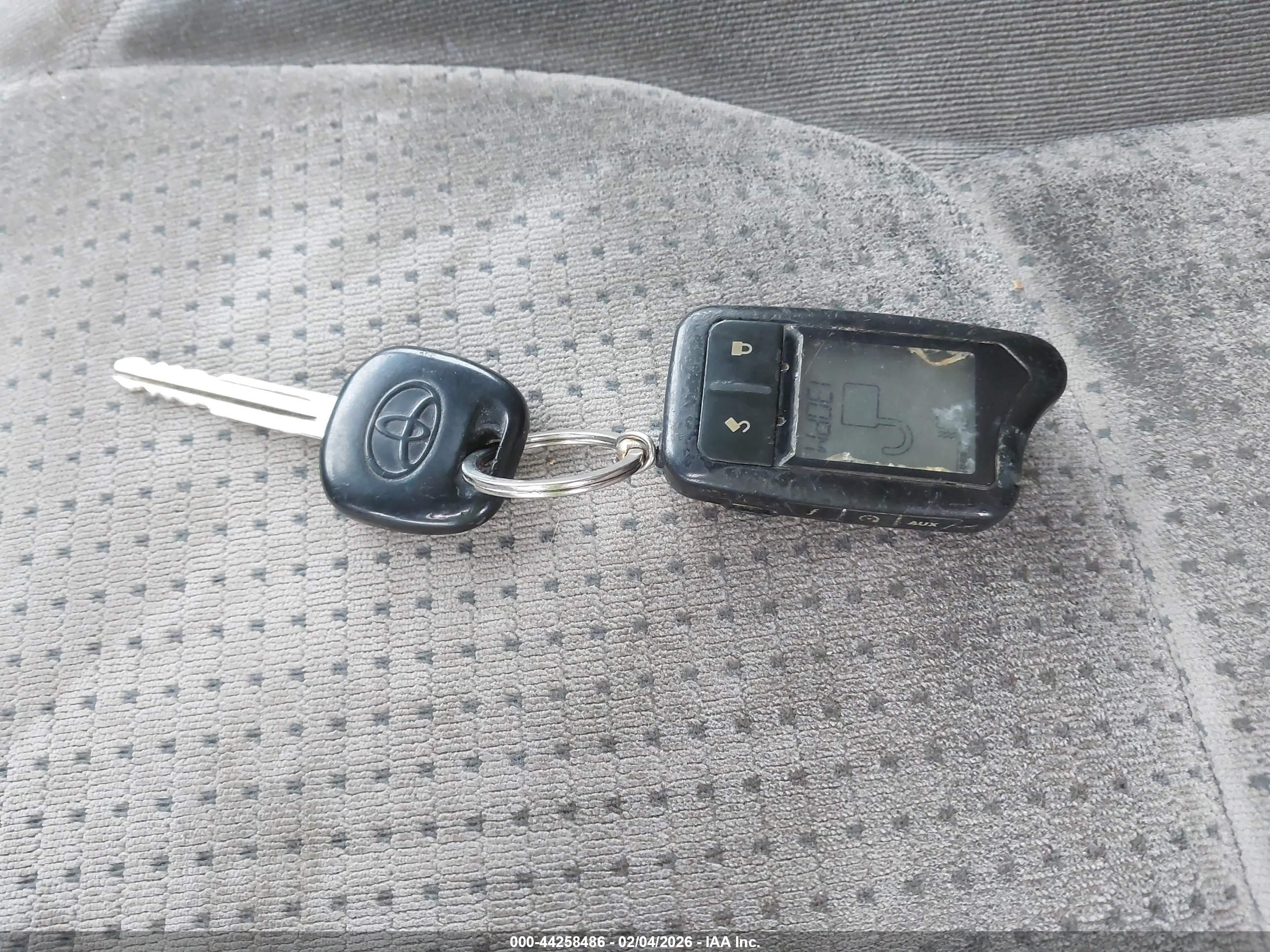TOYOTA SIENNA image 11