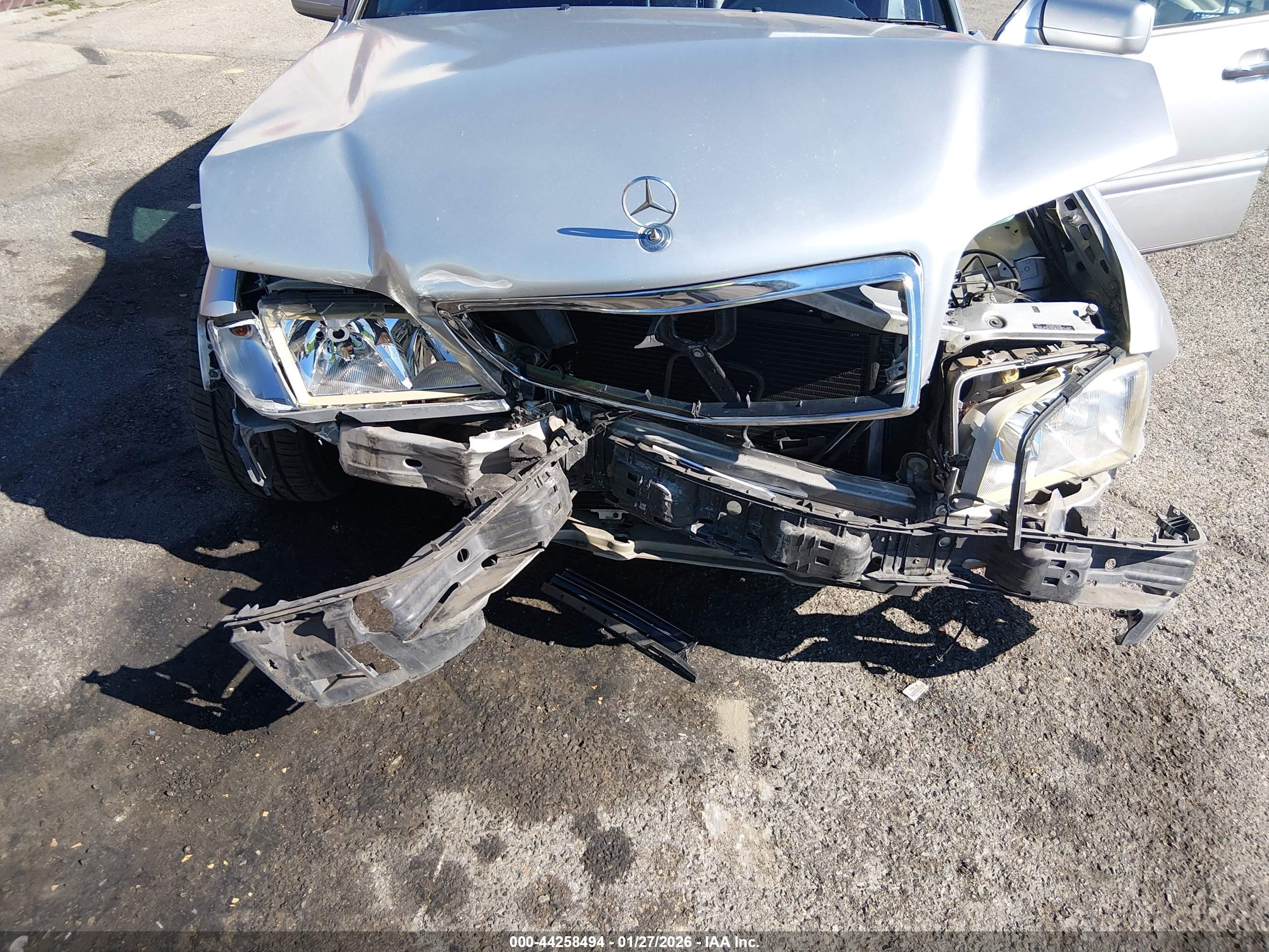 MERCEDES-BENZ C image 6