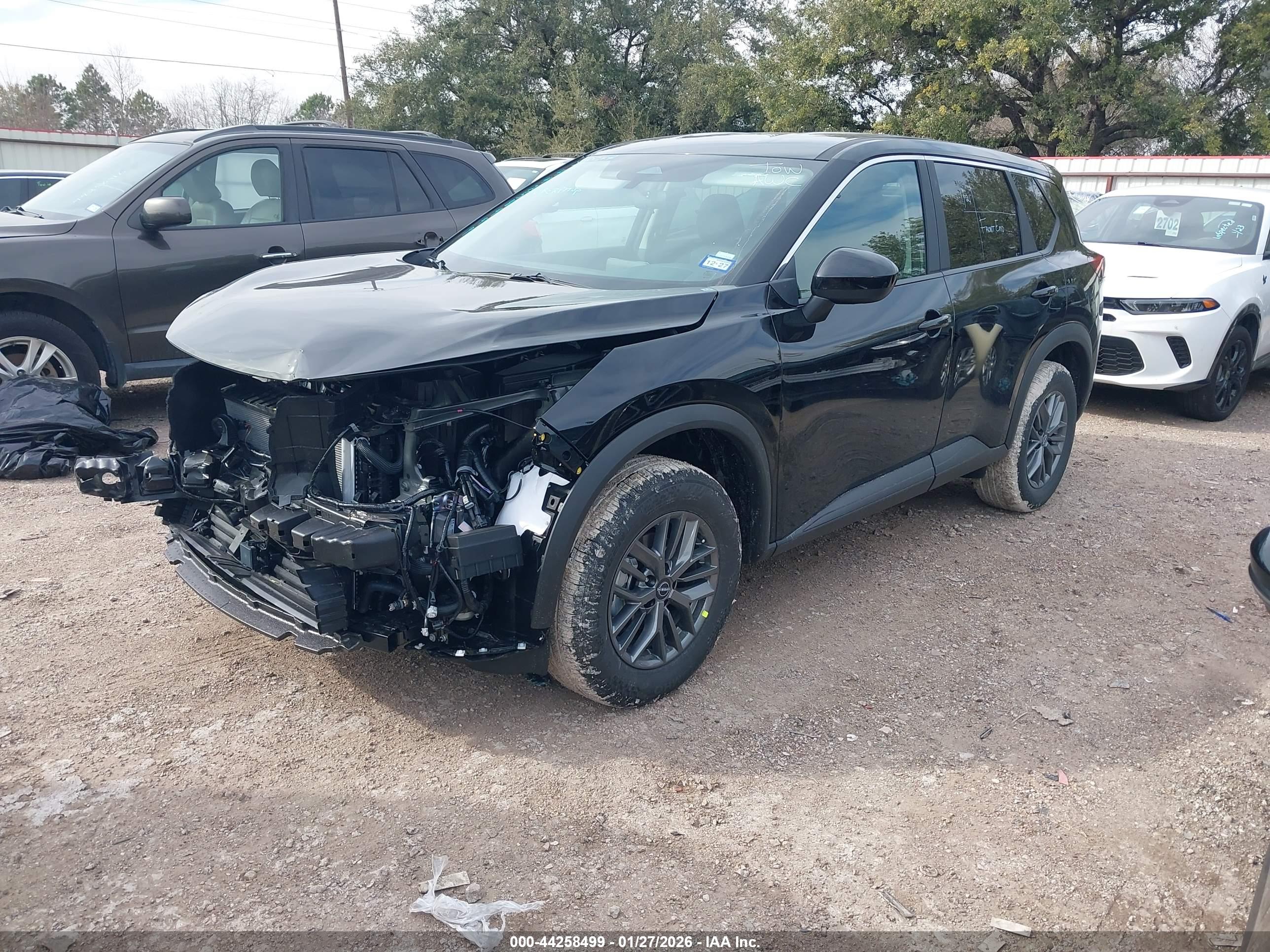 NISSAN ROGUE image 2