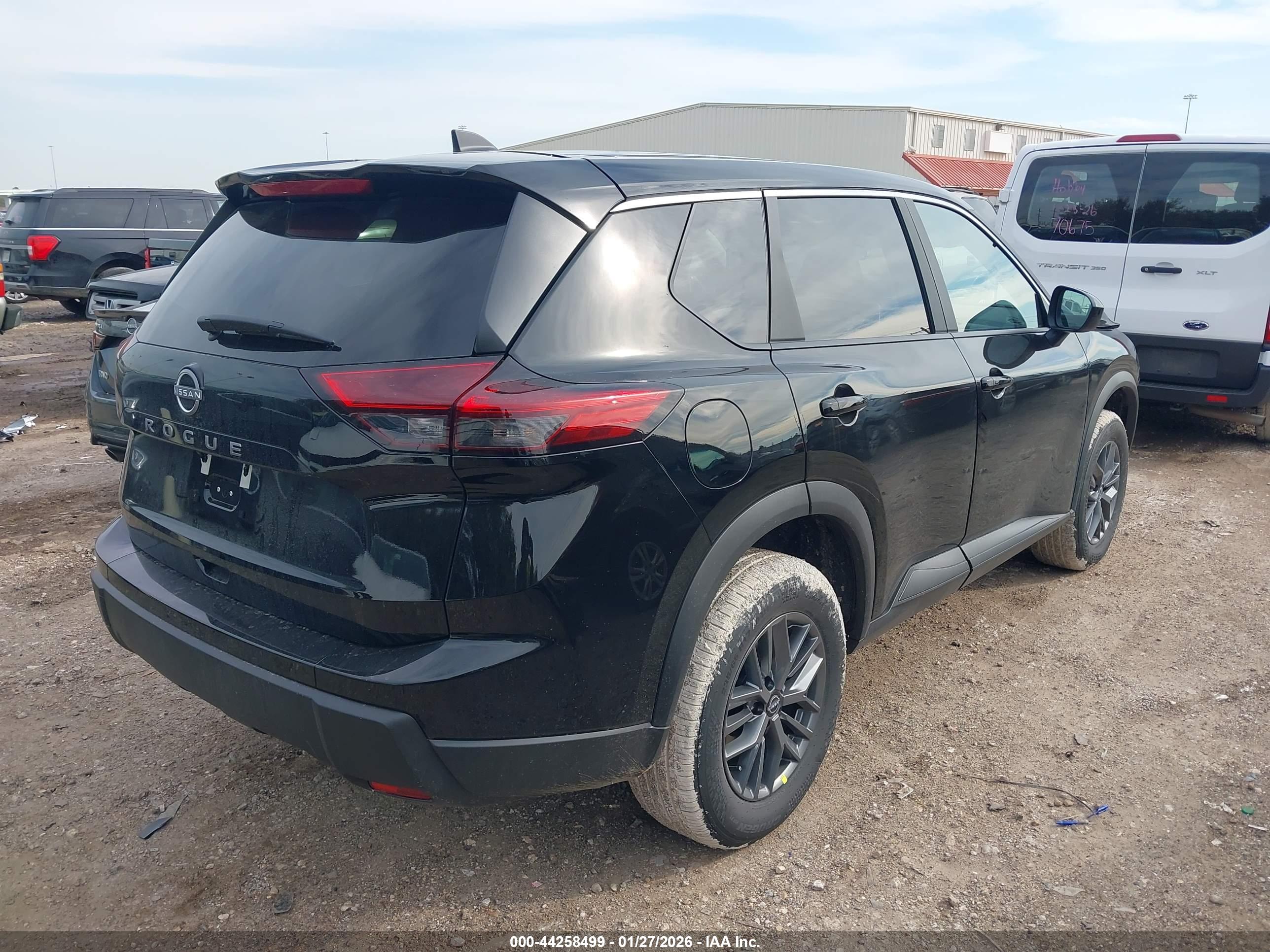 NISSAN ROGUE image 4