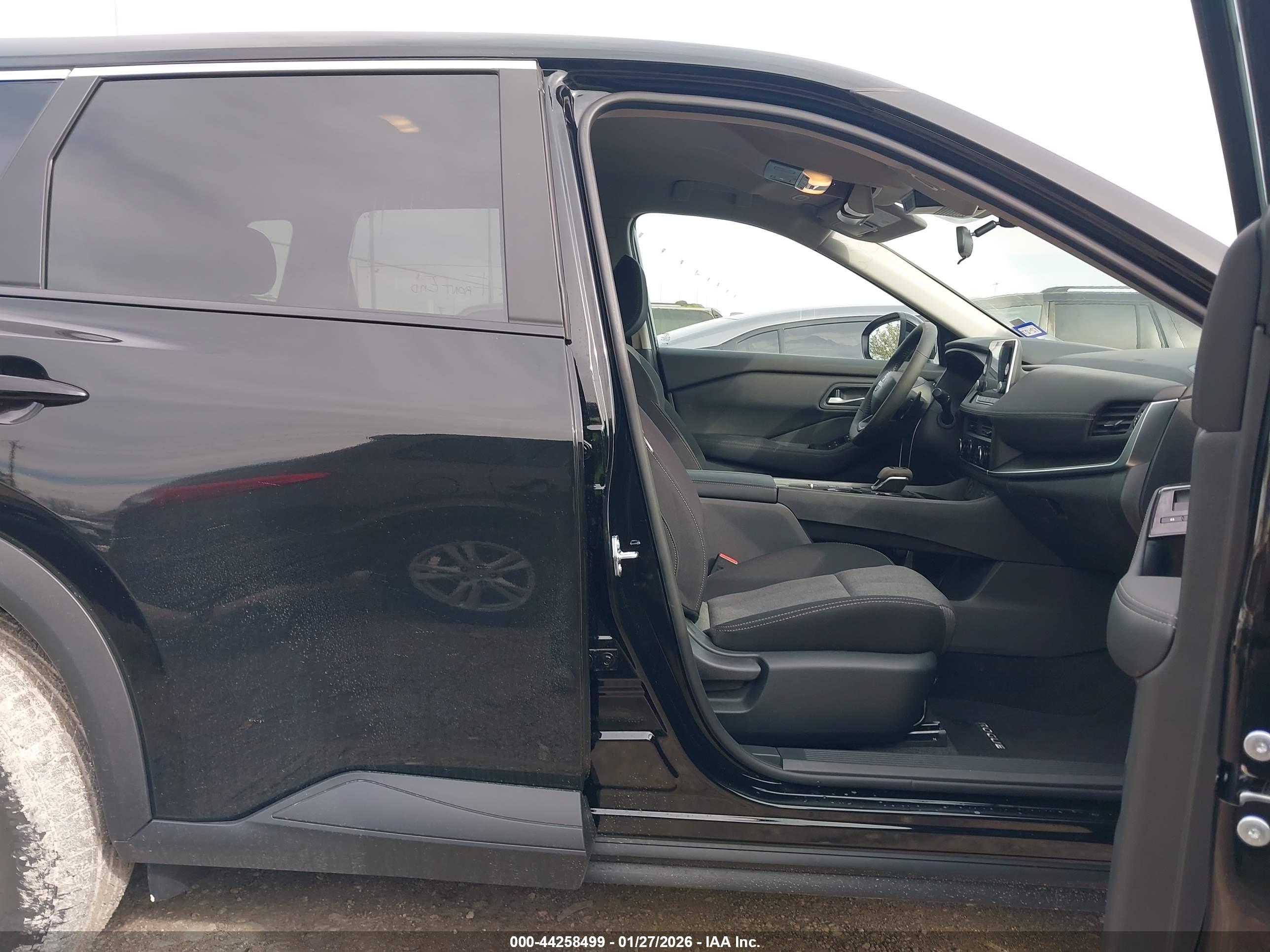 NISSAN ROGUE image 5