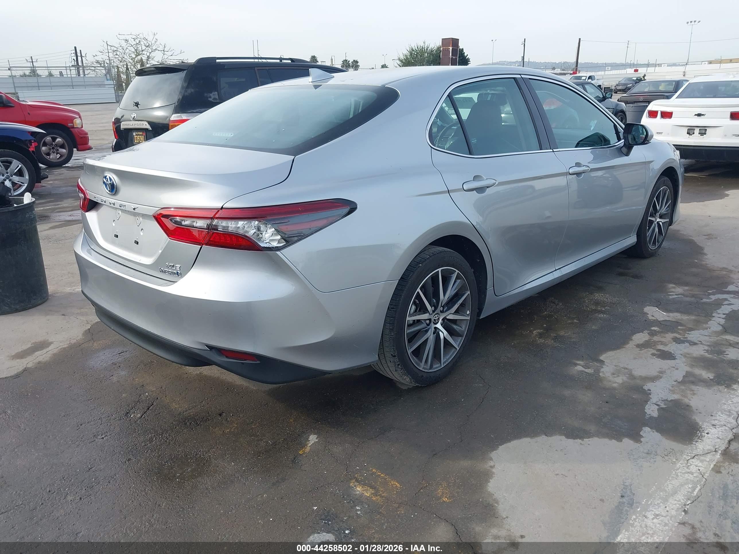 TOYOTA CAMRY image 4