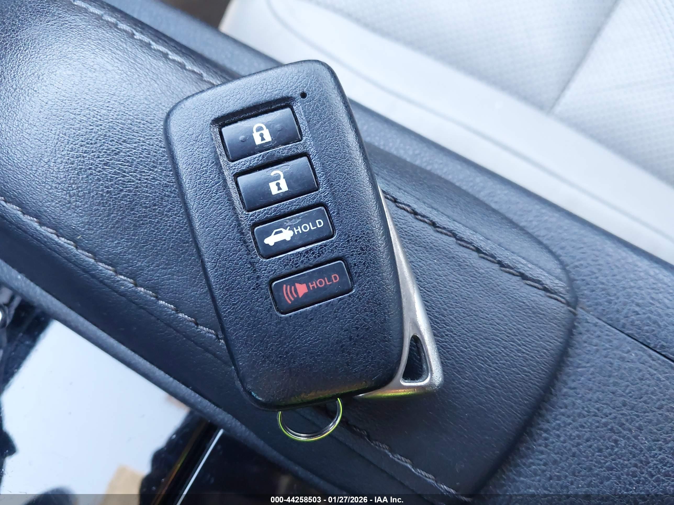 LEXUS ES image 11