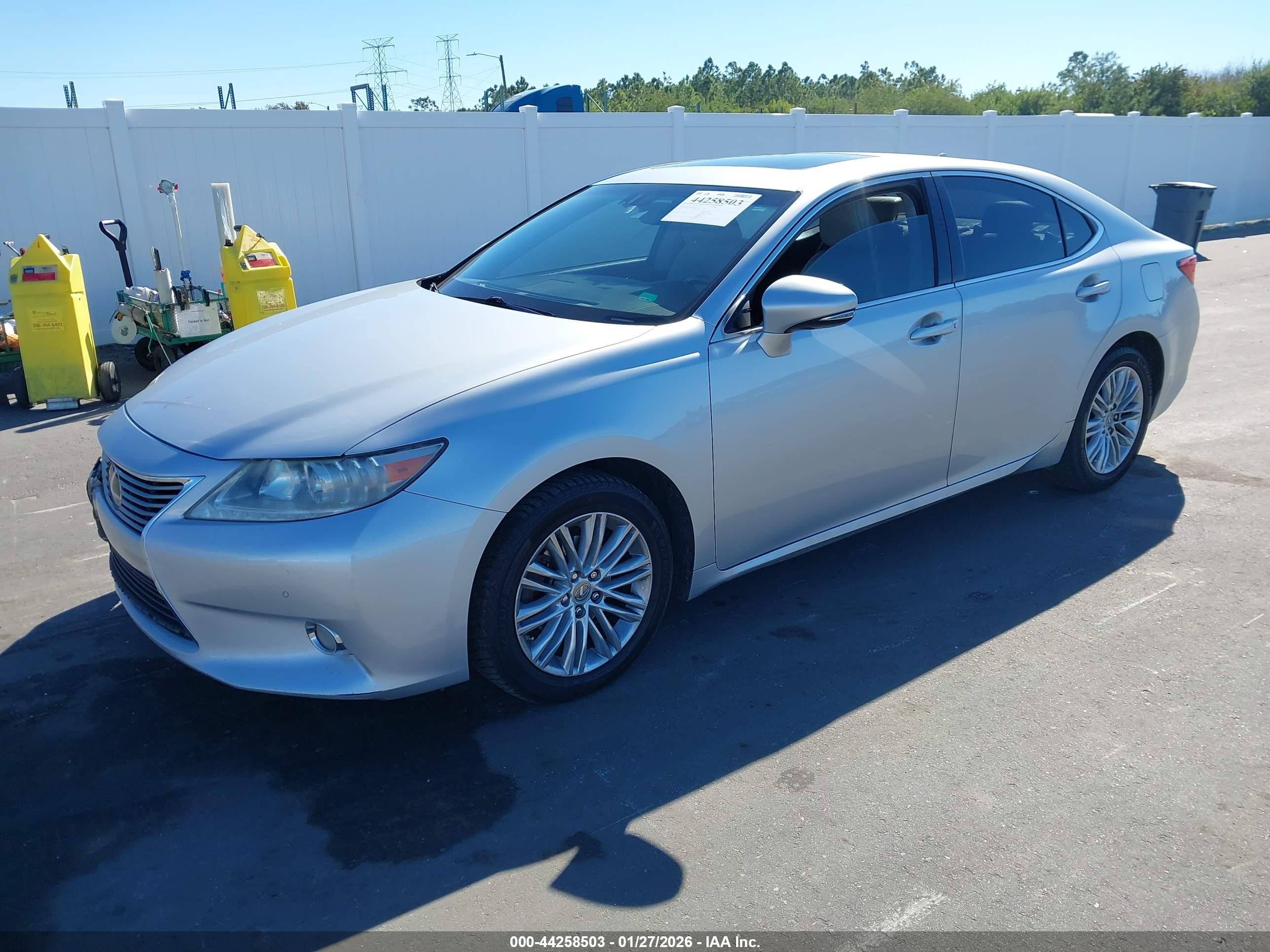 LEXUS ES image 2