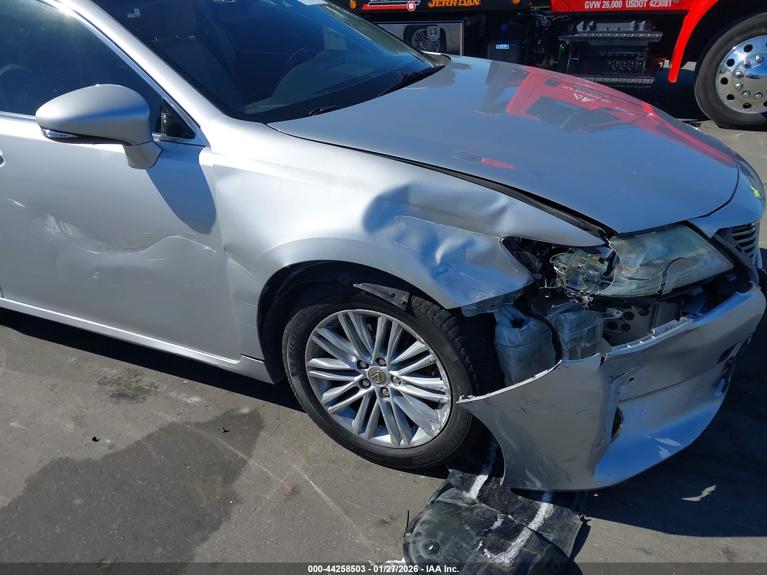 LEXUS ES image 6