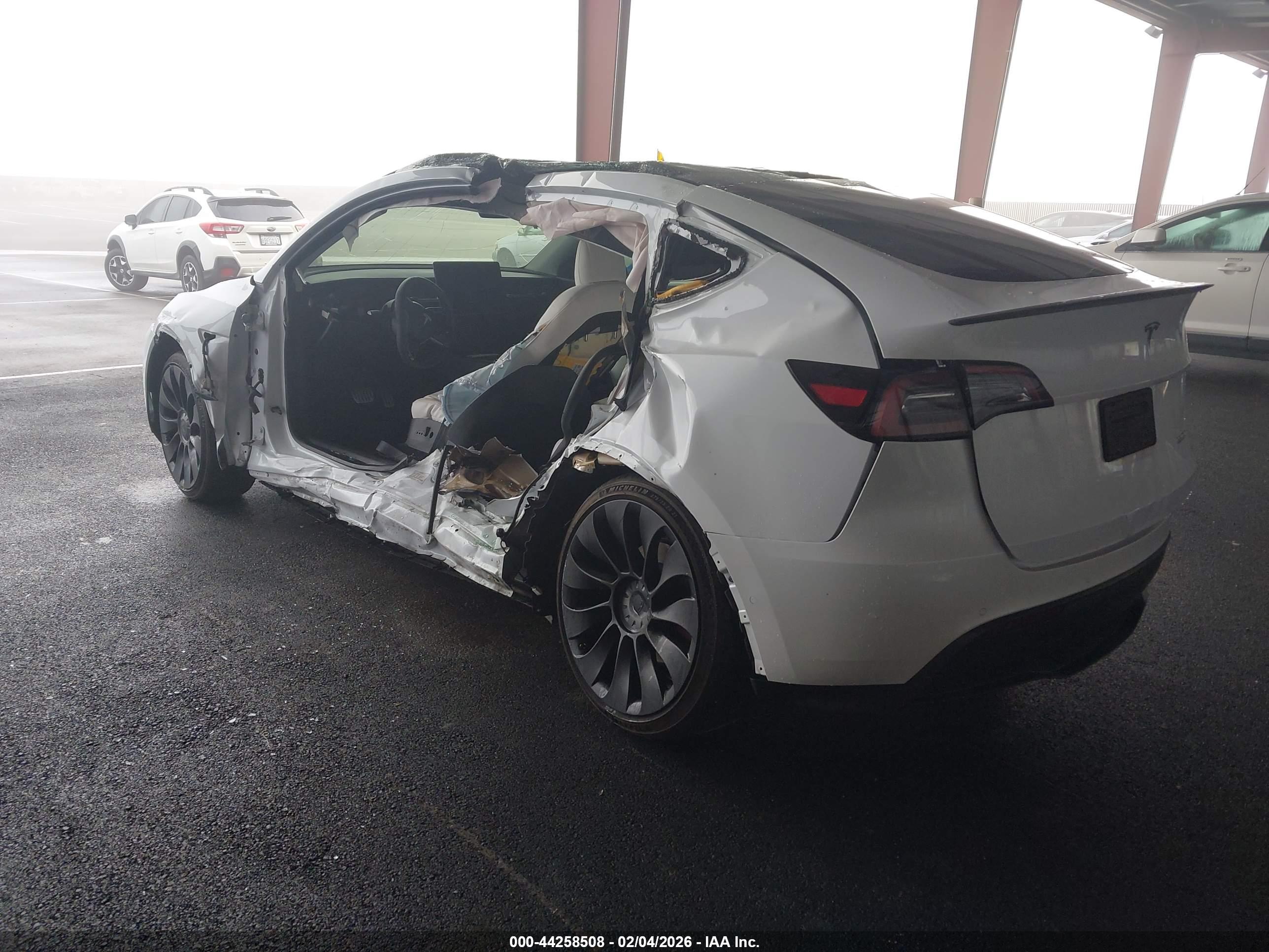 TESLA MODEL image 3