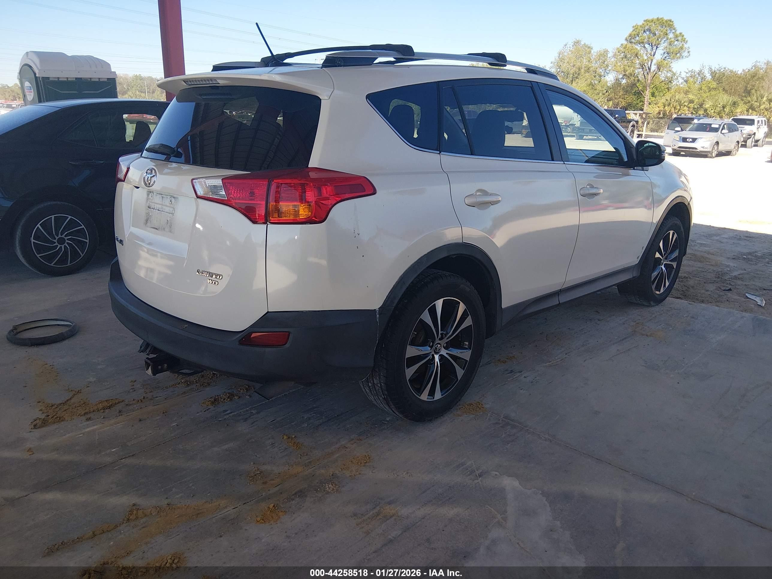 TOYOTA RAV4 image 4