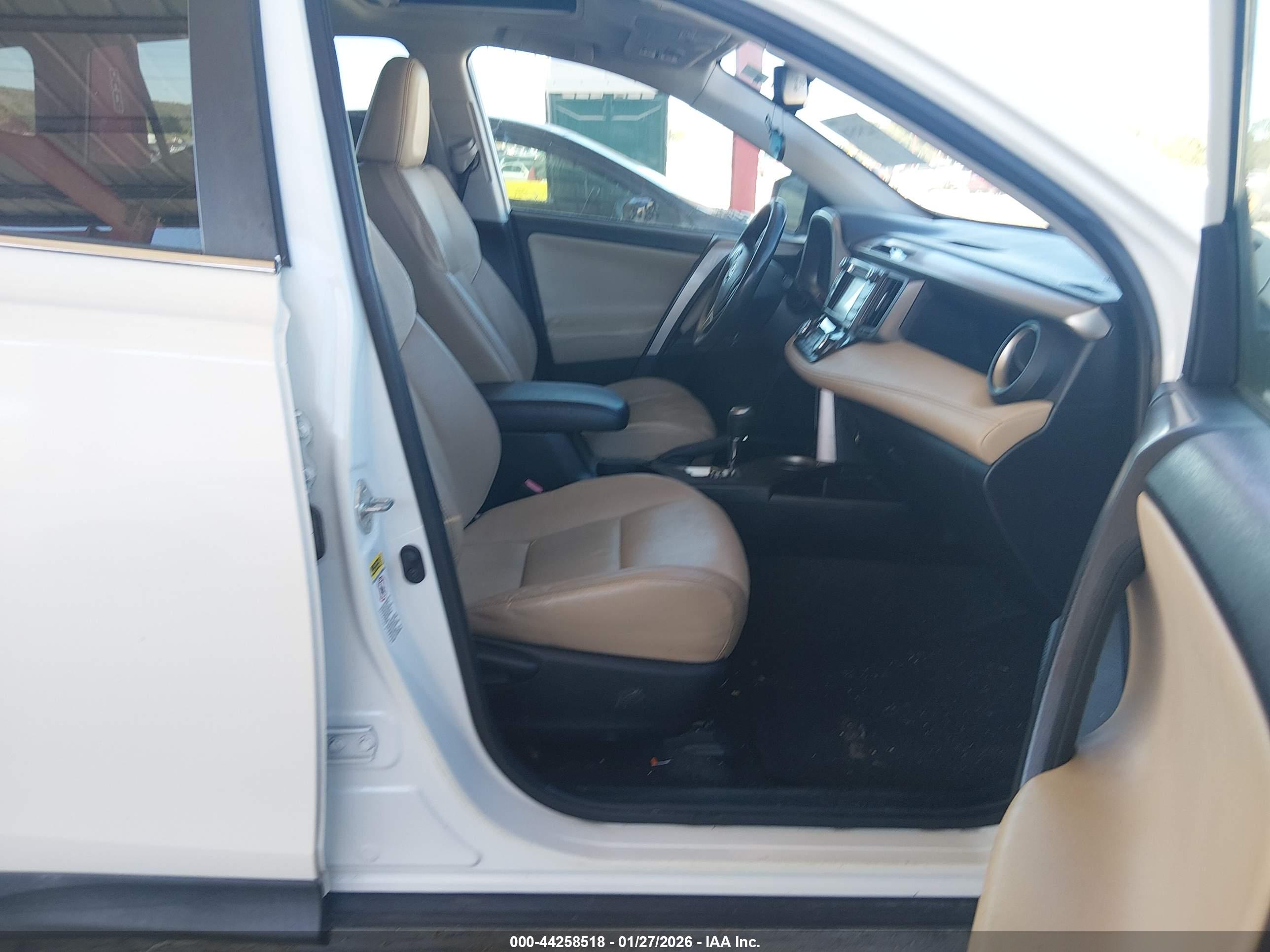 TOYOTA RAV4 image 5