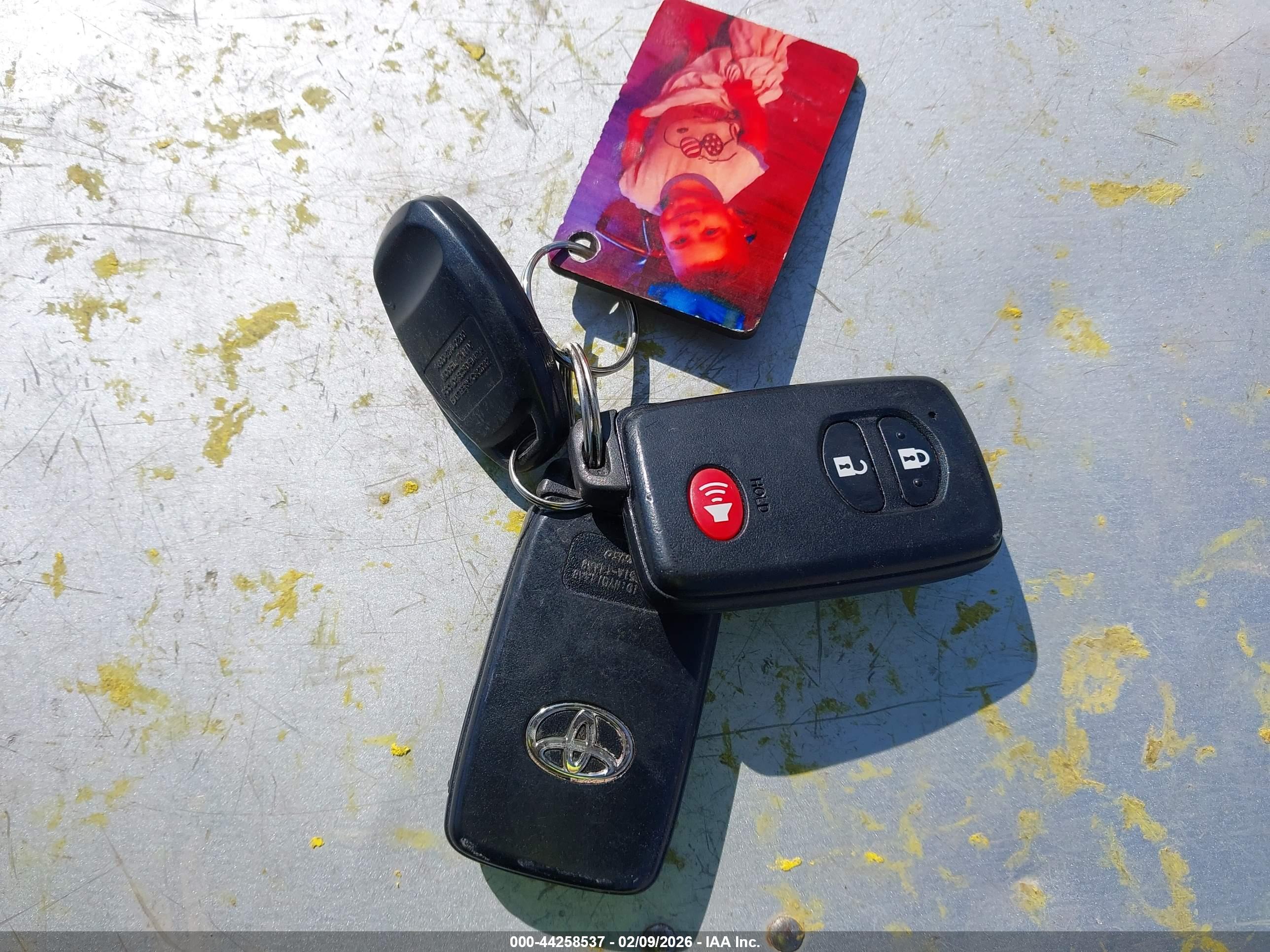 TOYOTA RAV4 image 11