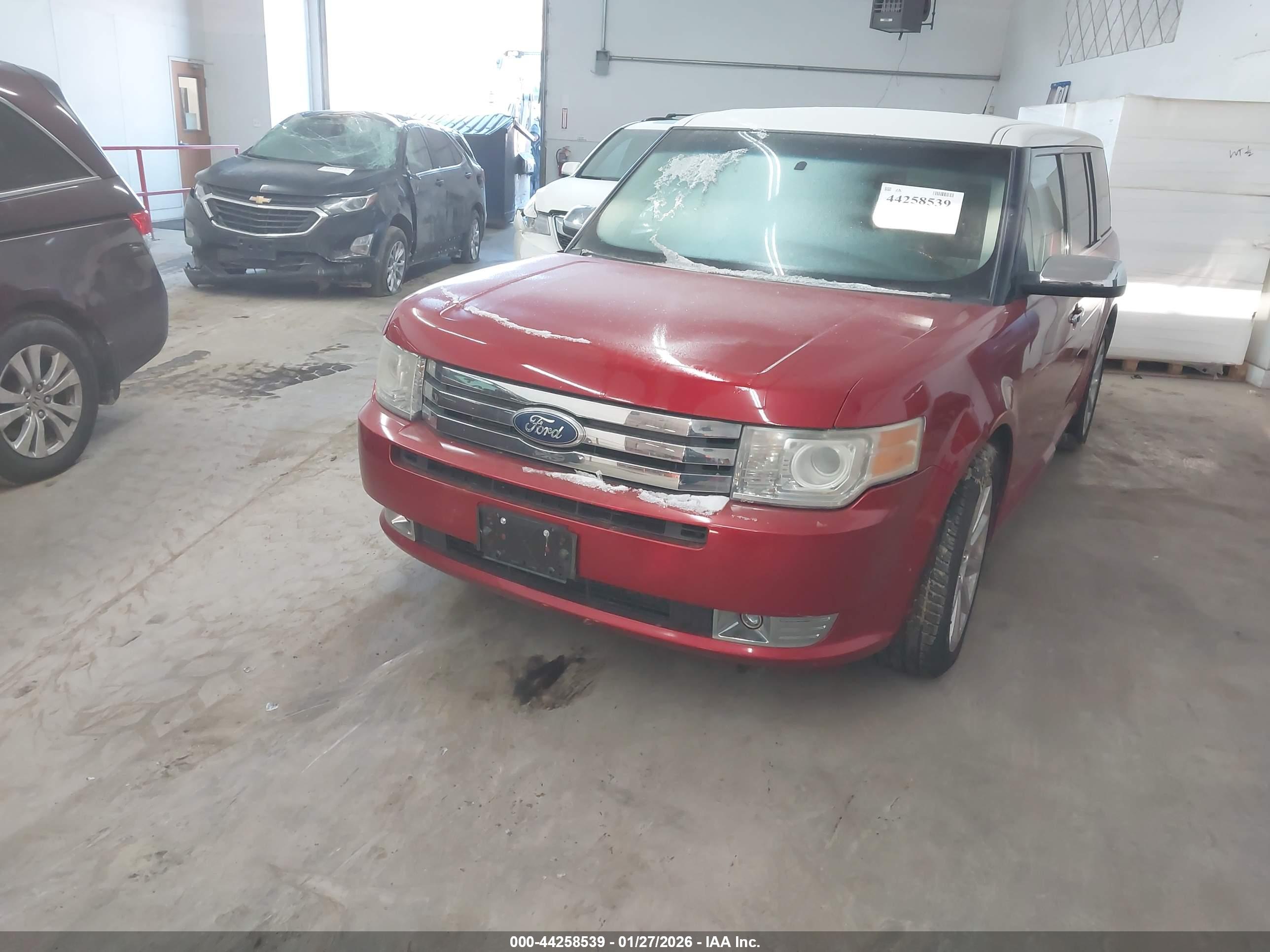 FORD FLEX image 2