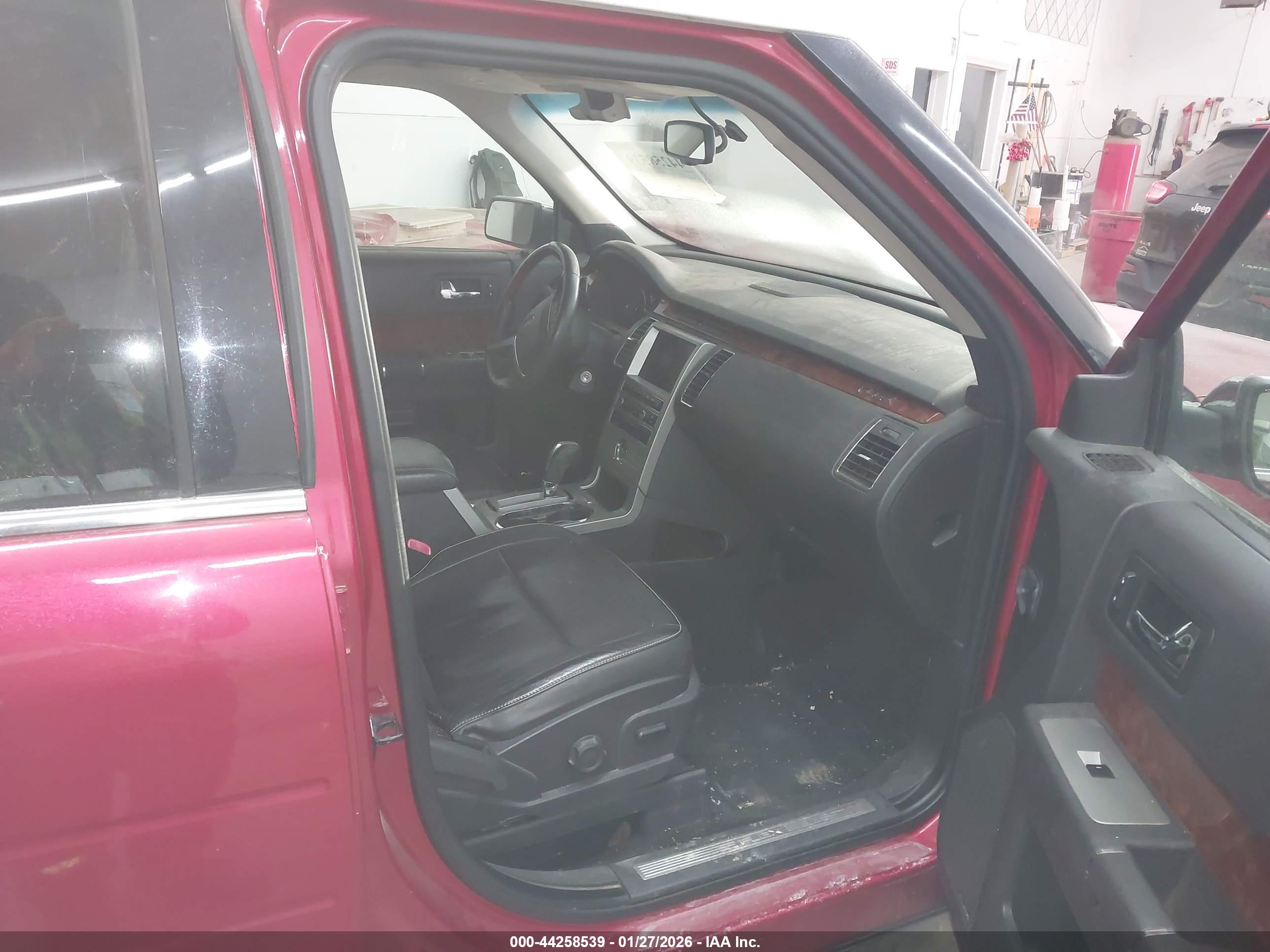 FORD FLEX image 5
