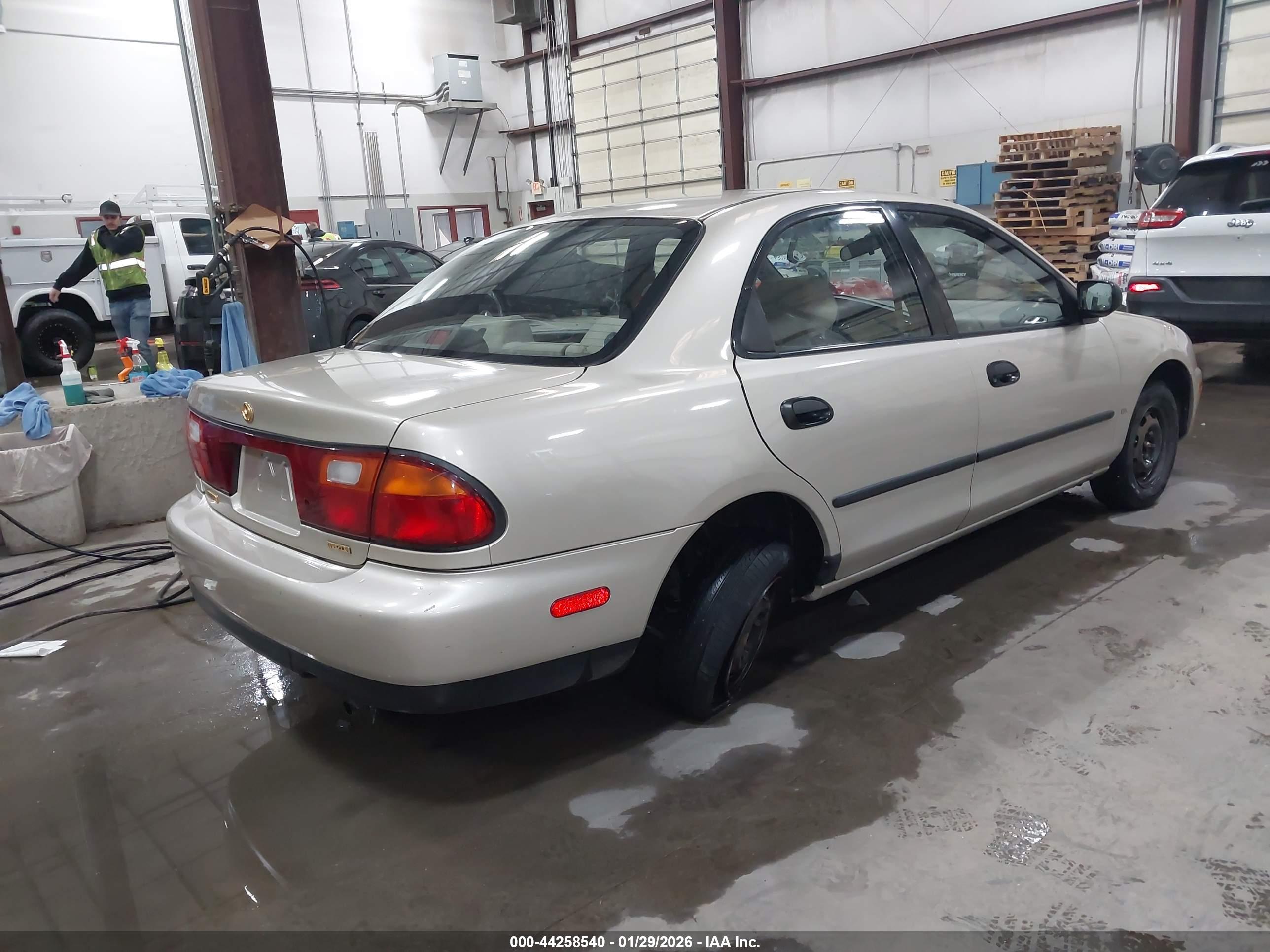 MAZDA PROTEGE image 4