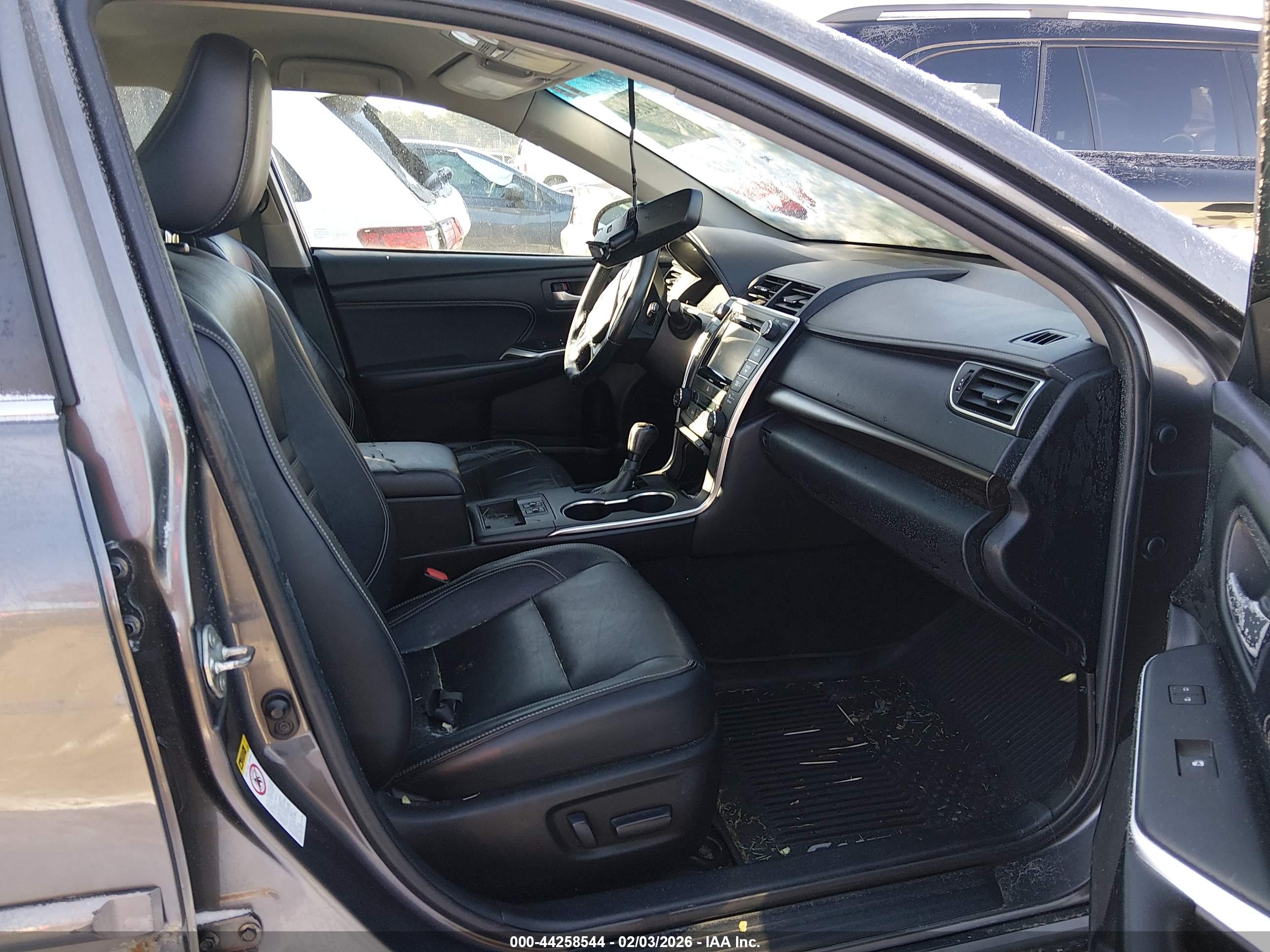 TOYOTA CAMRY image 5