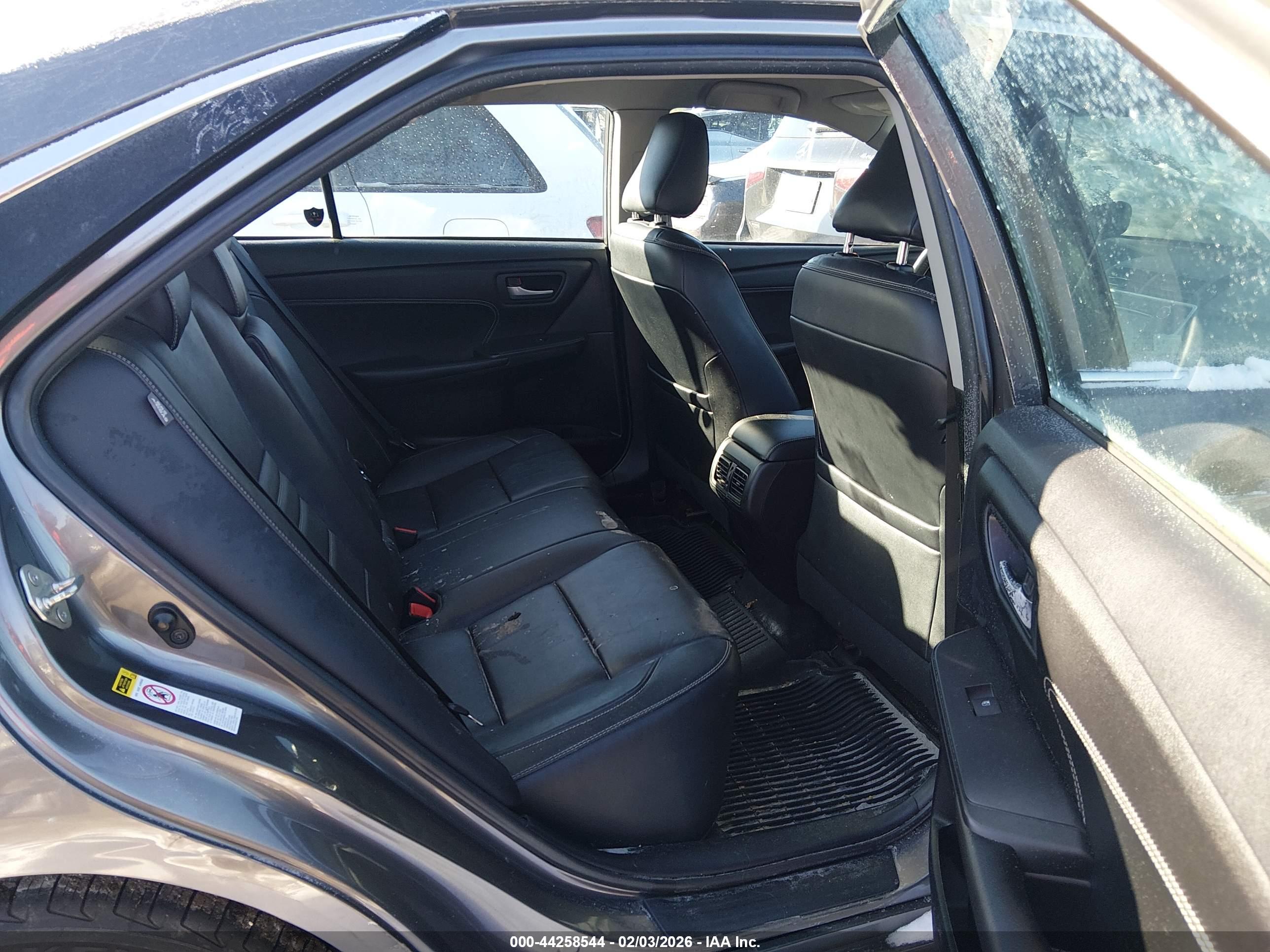TOYOTA CAMRY image 8