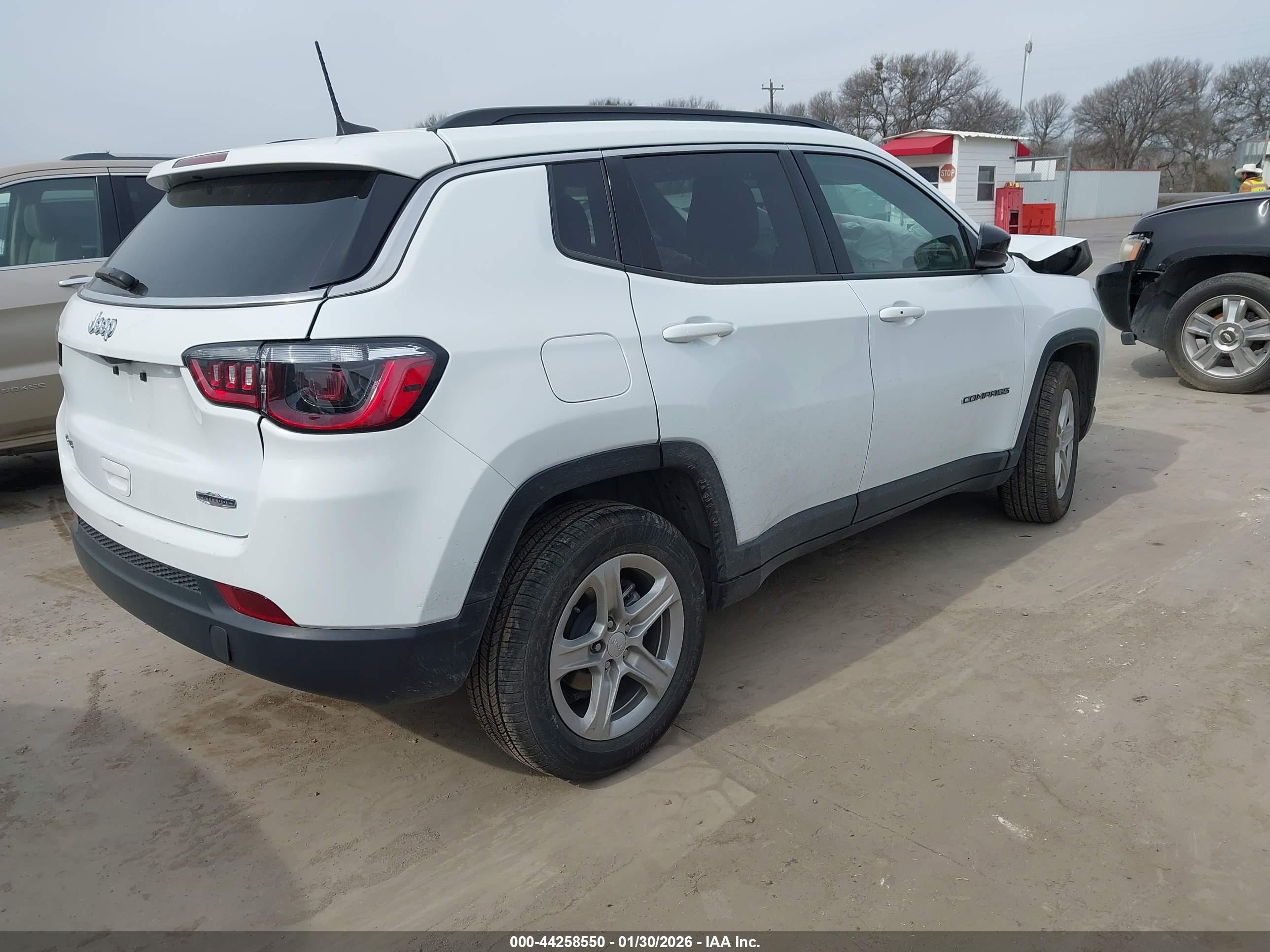 JEEP COMPASS image 4