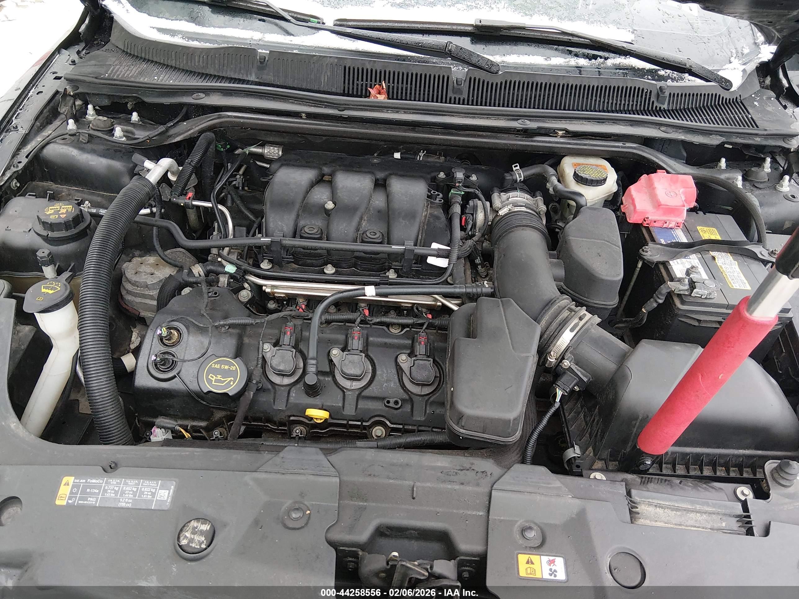 FORD TAURUS image 10