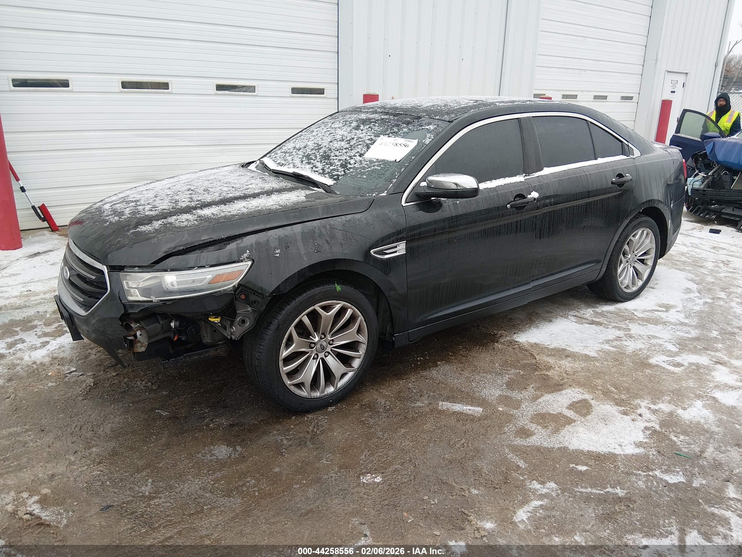 FORD TAURUS image 2