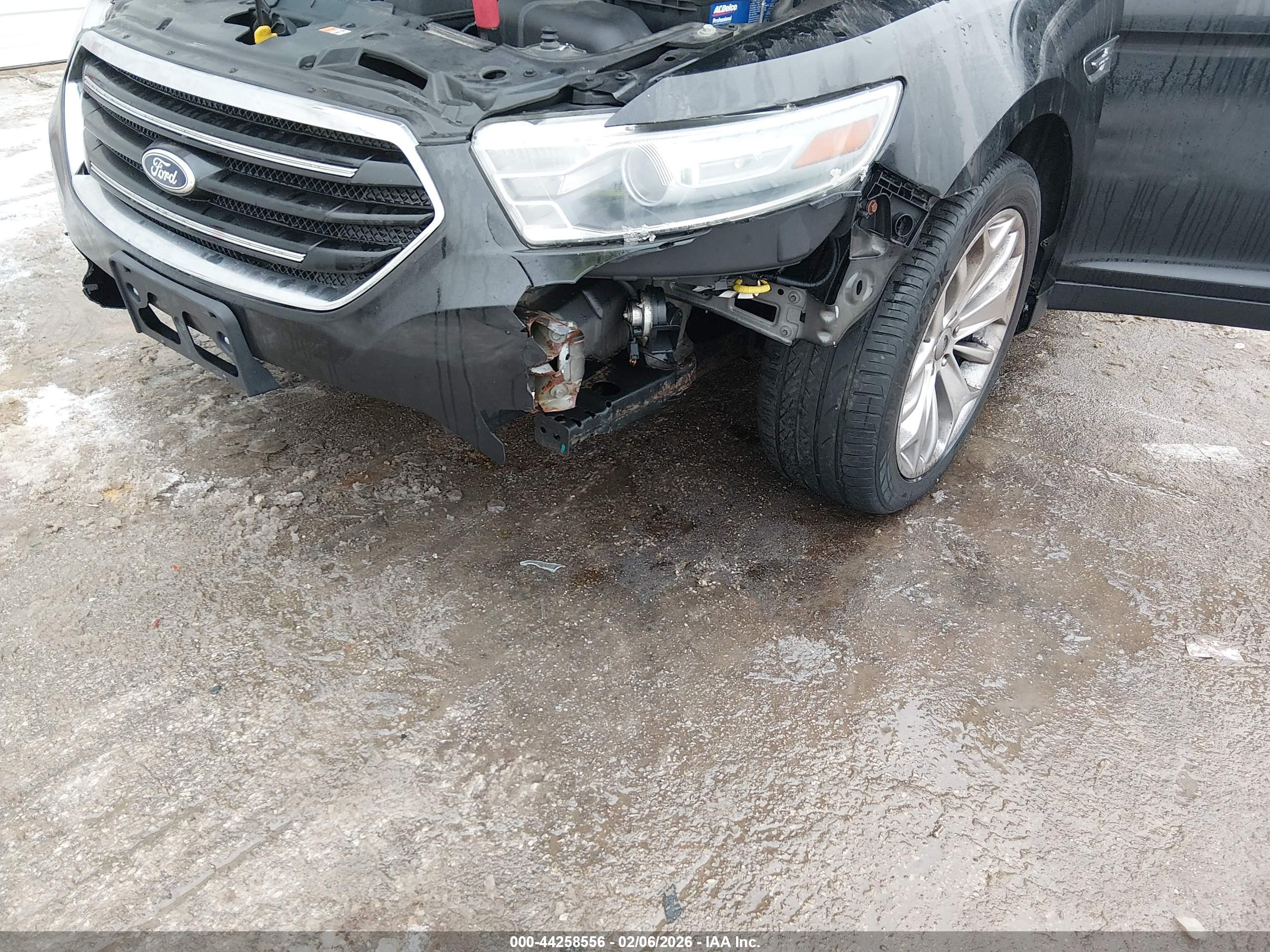 FORD TAURUS image 6
