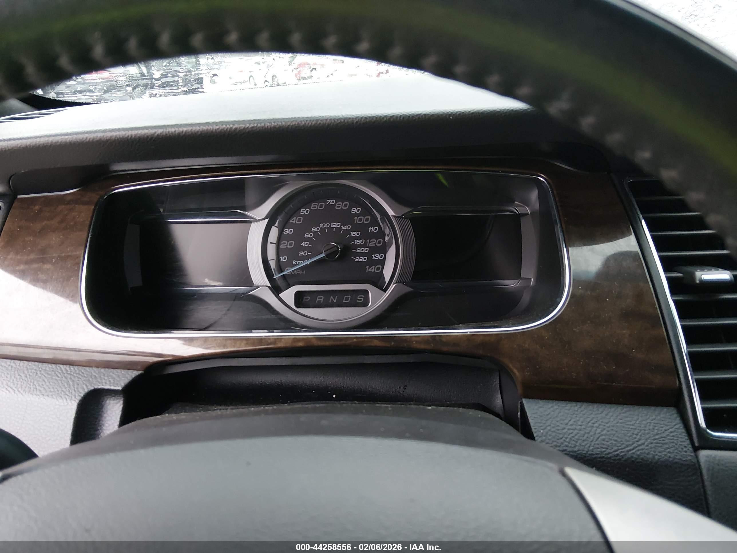 FORD TAURUS image 7