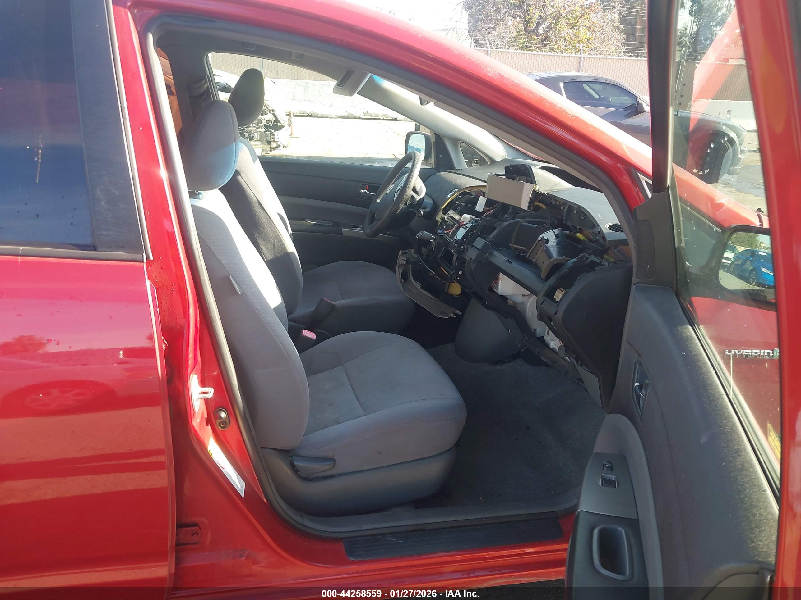 TOYOTA PRIUS image 5