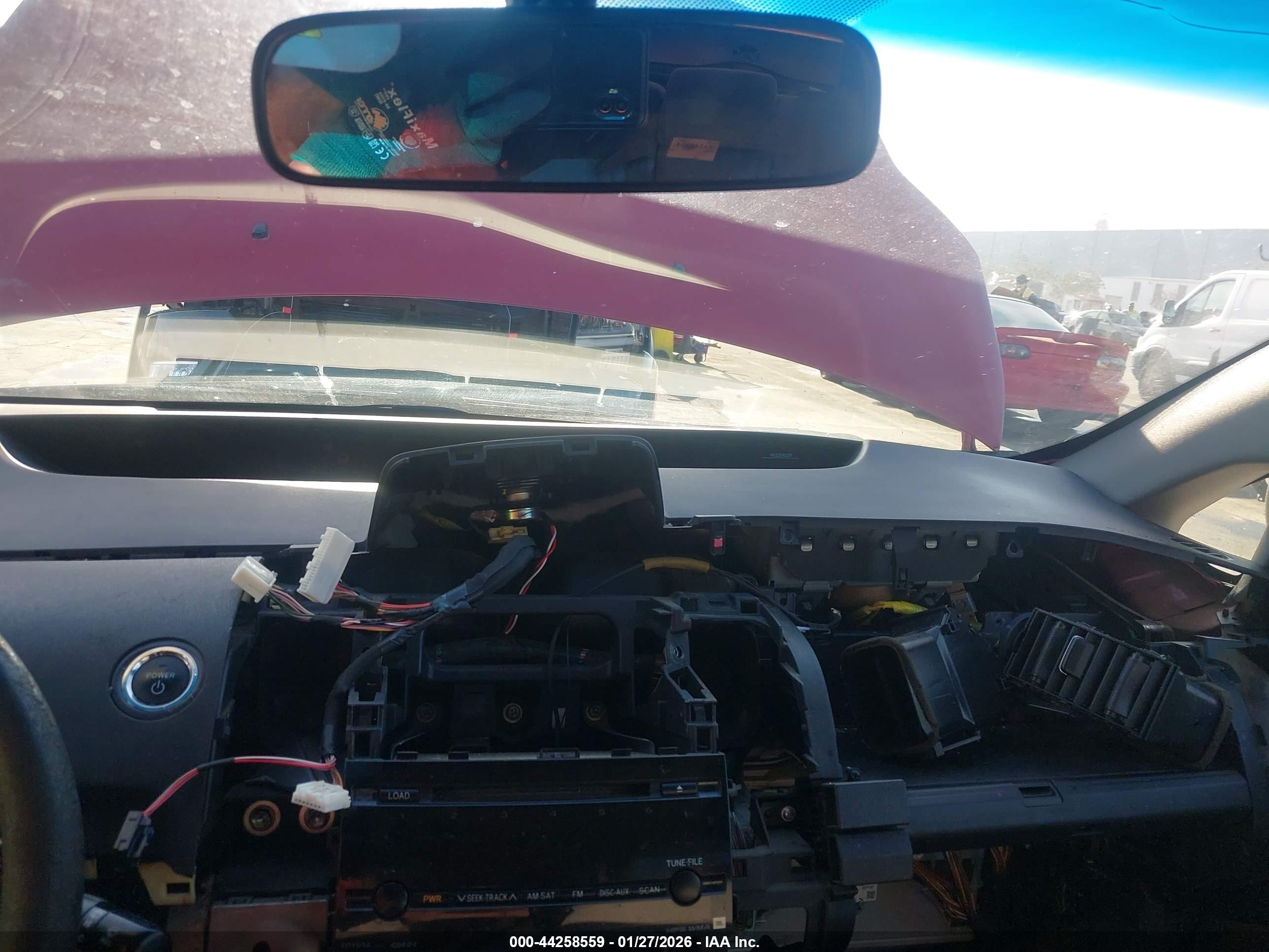 TOYOTA PRIUS image 7