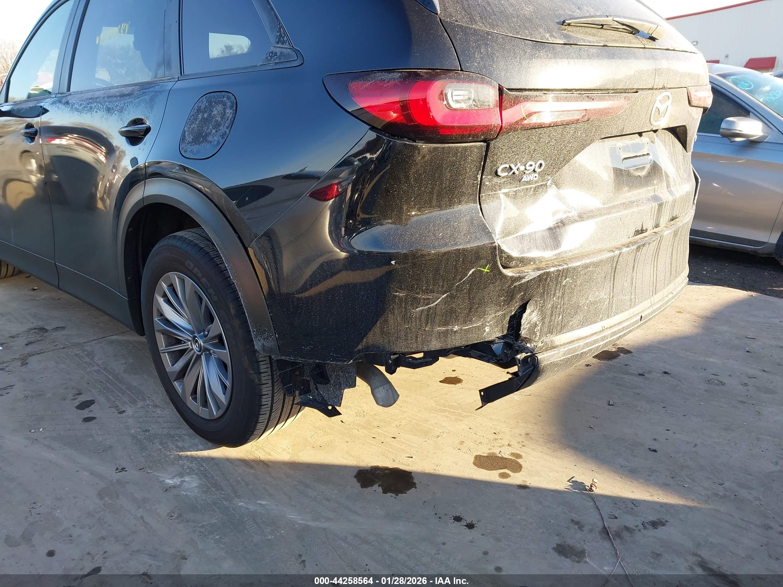 MAZDA CX-90 image 6