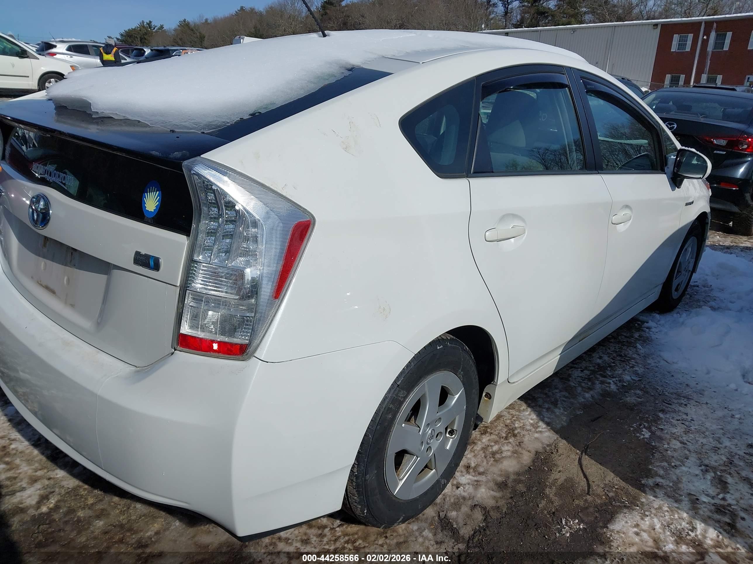 TOYOTA PRIUS image 4