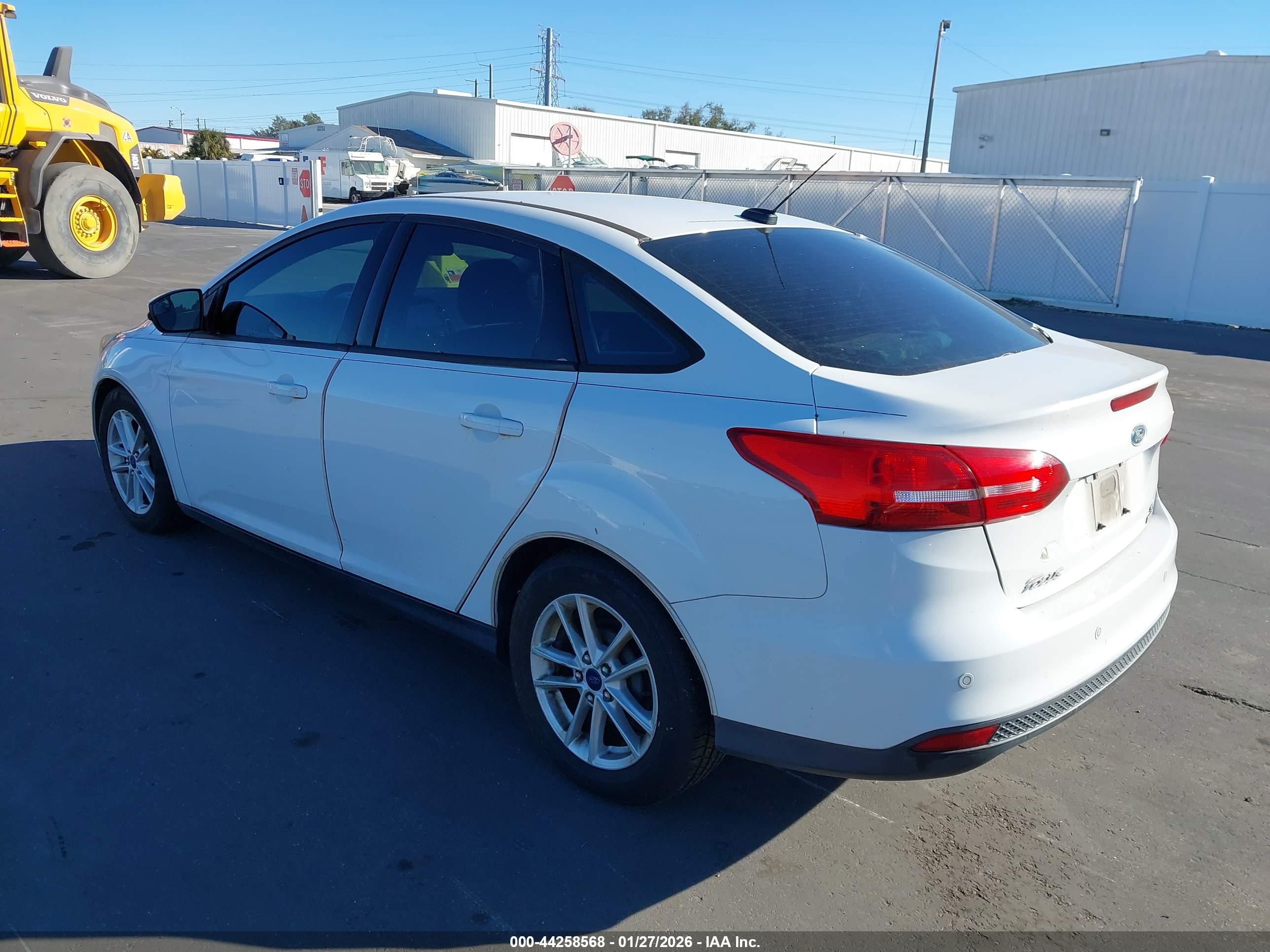FORD FOCUS image 3