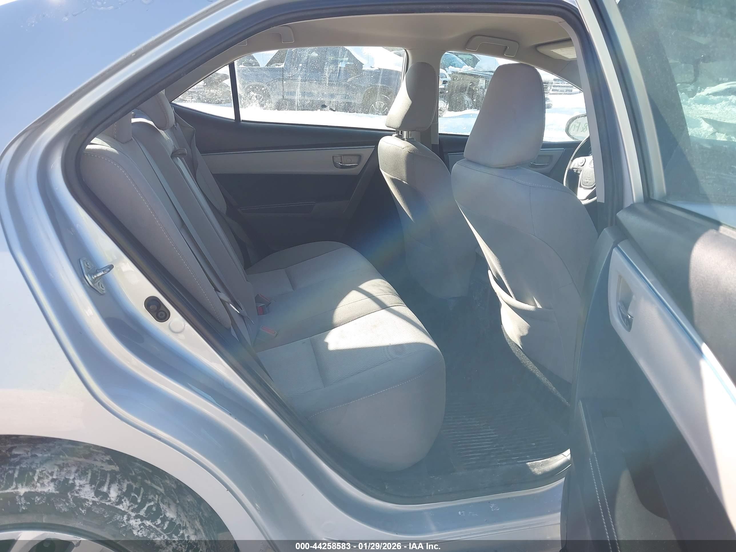 TOYOTA COROLLA image 8