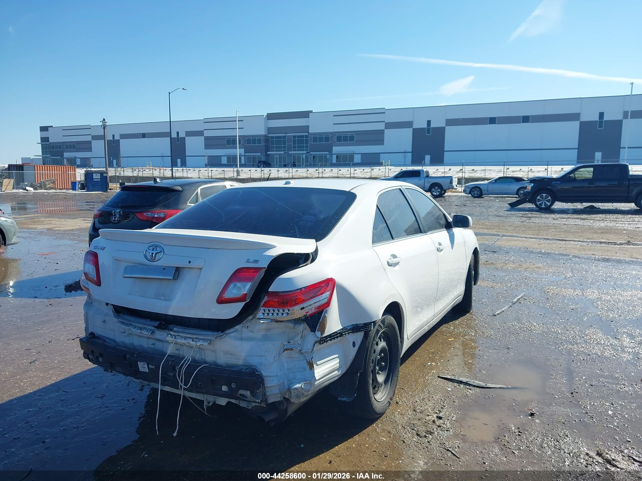 TOYOTA CAMRY image 4