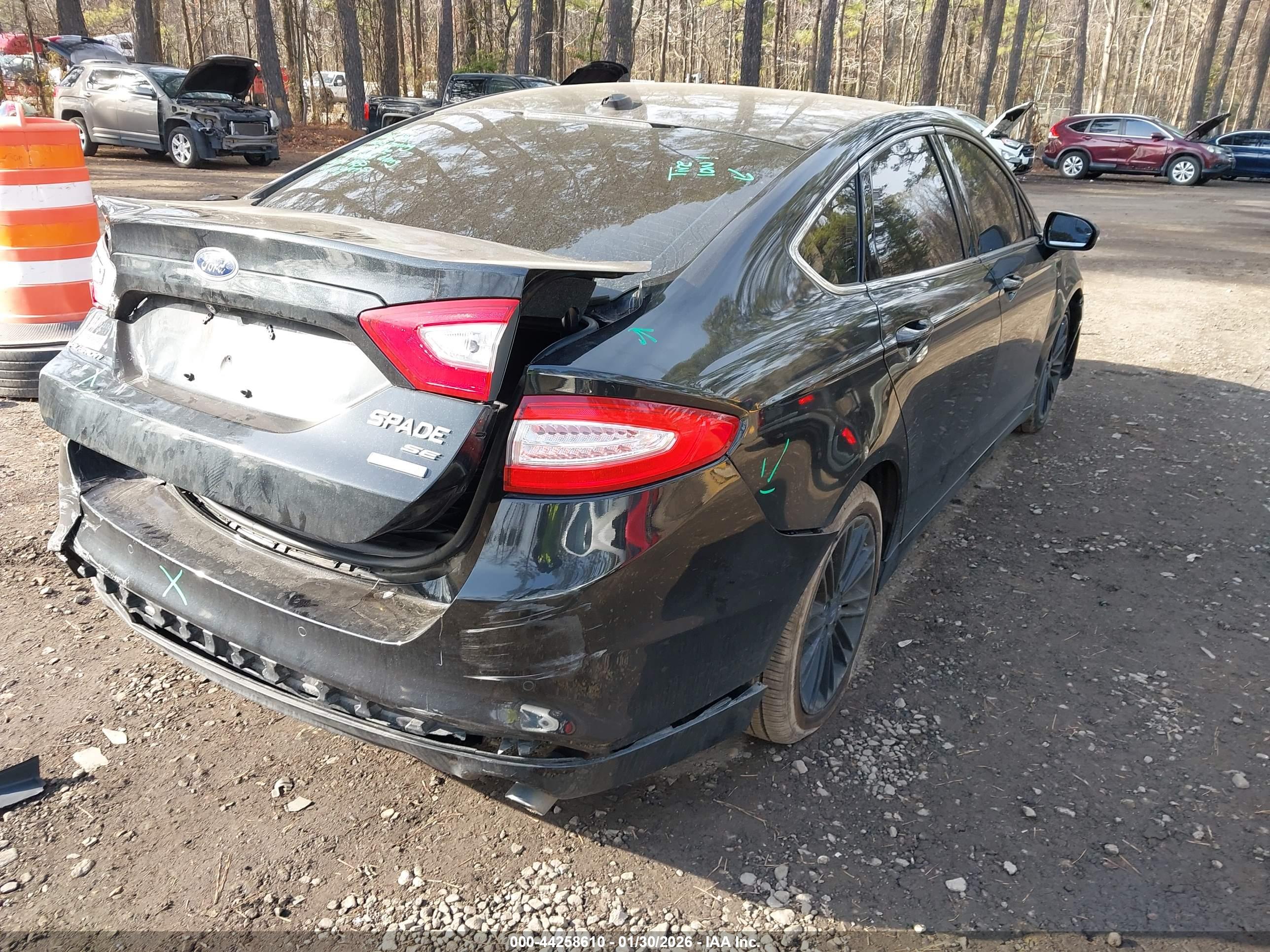 FORD FUSION image 4