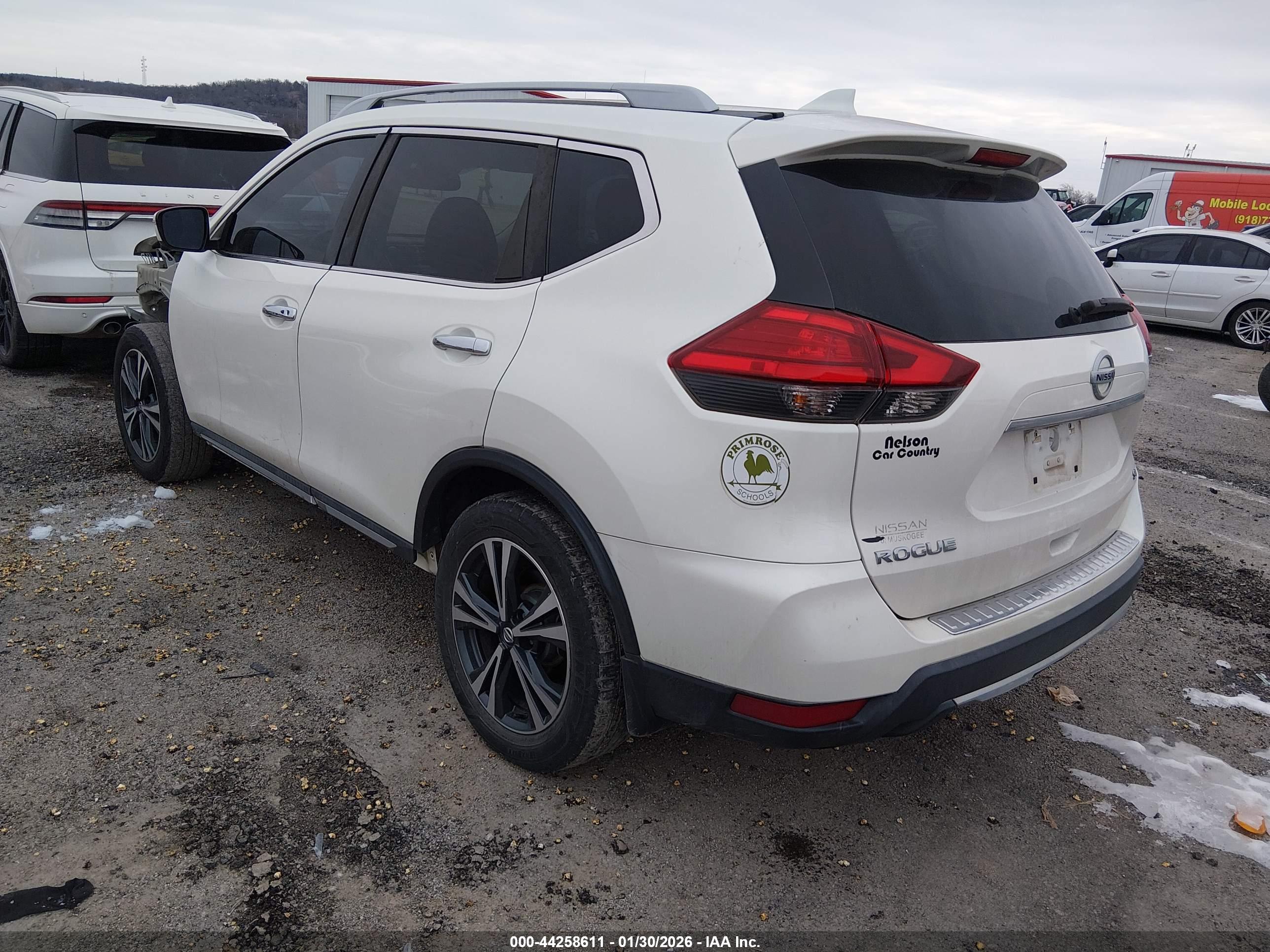 NISSAN ROGUE image 3