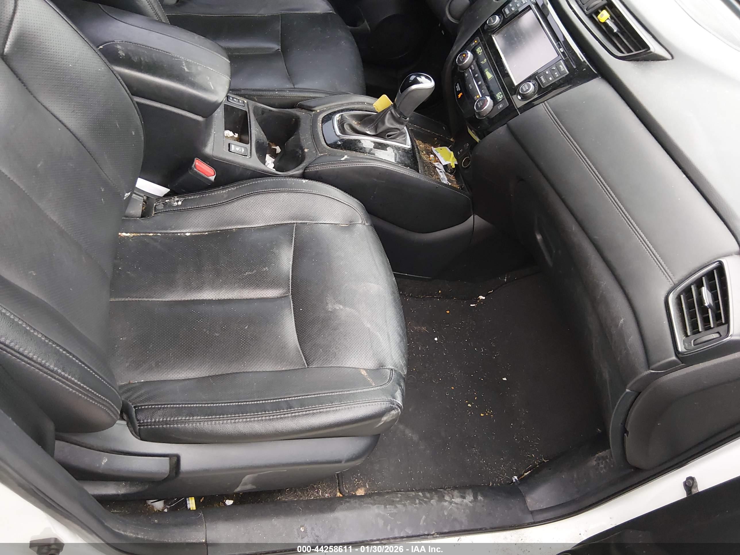 NISSAN ROGUE image 5