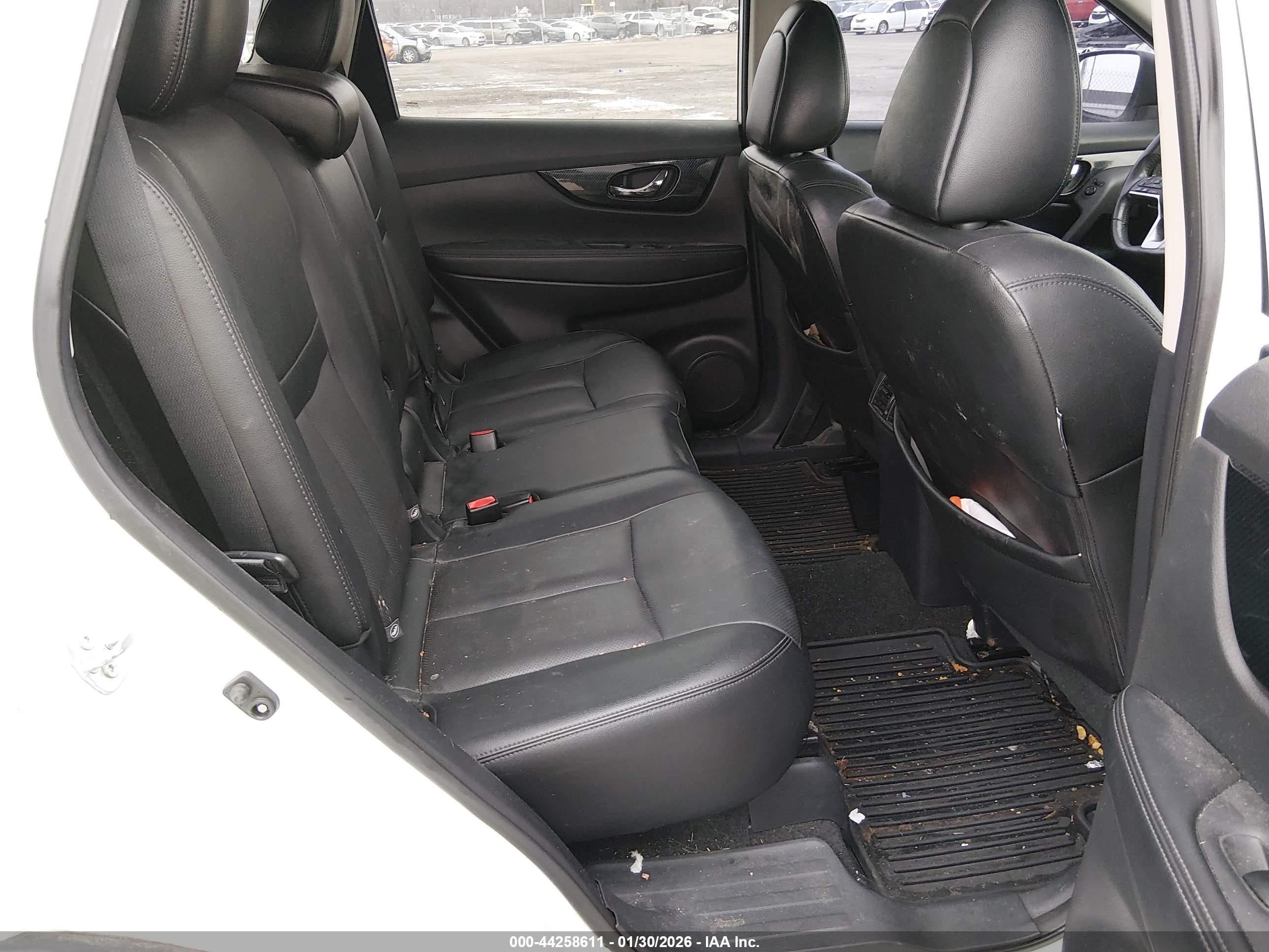 NISSAN ROGUE image 8