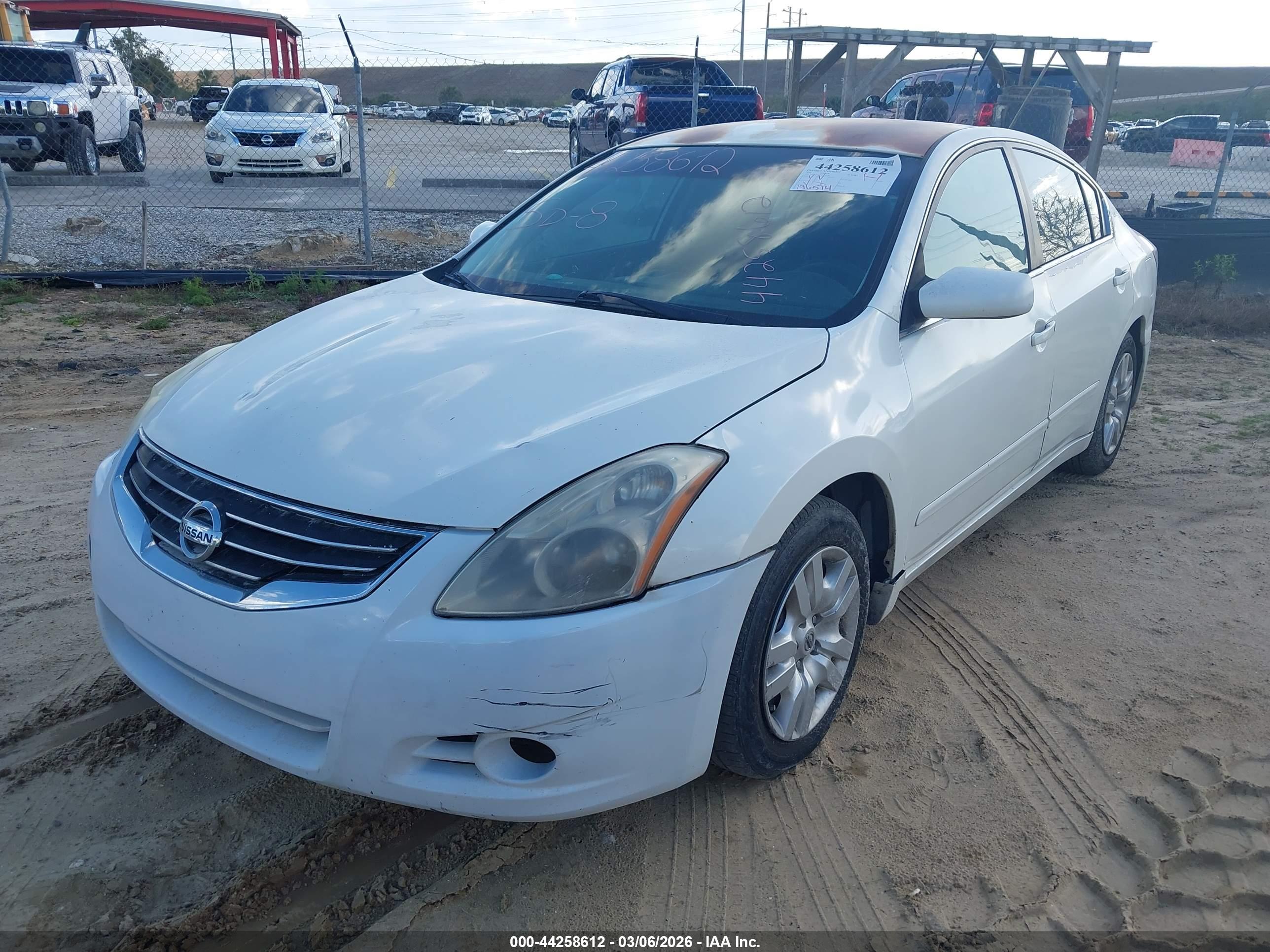 NISSAN ALTIMA image 2