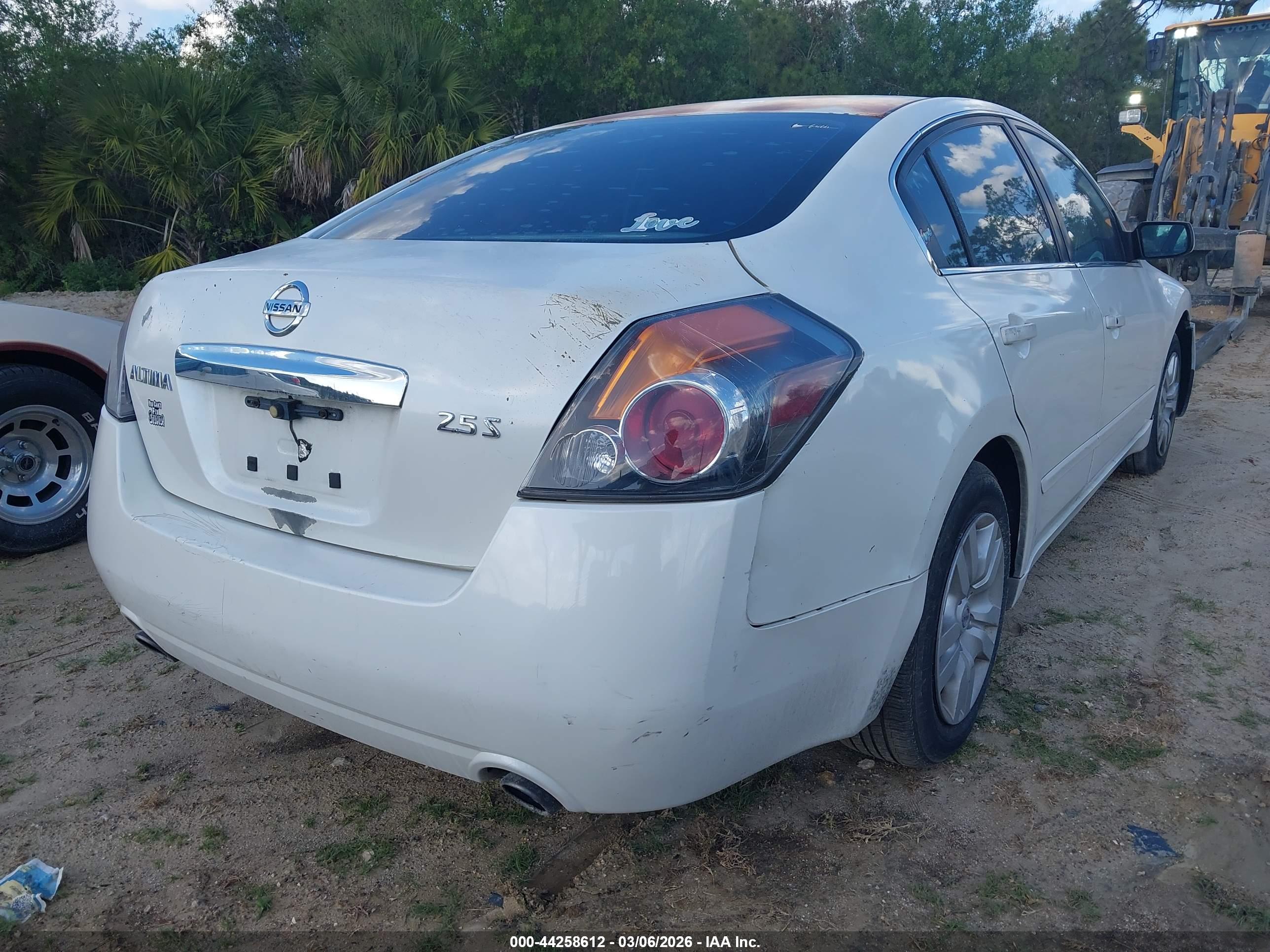 NISSAN ALTIMA image 4