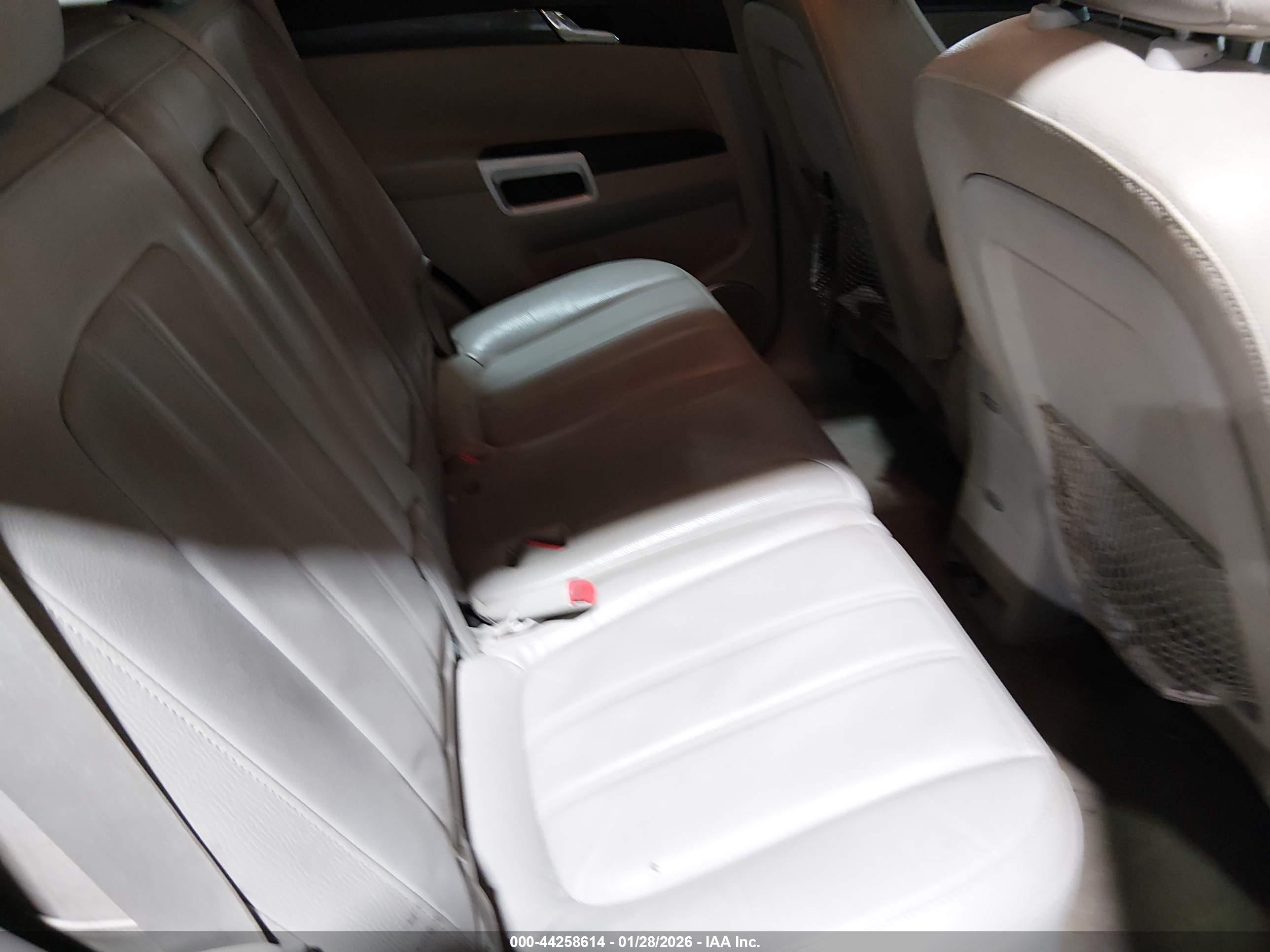 SATURN VUE image 8