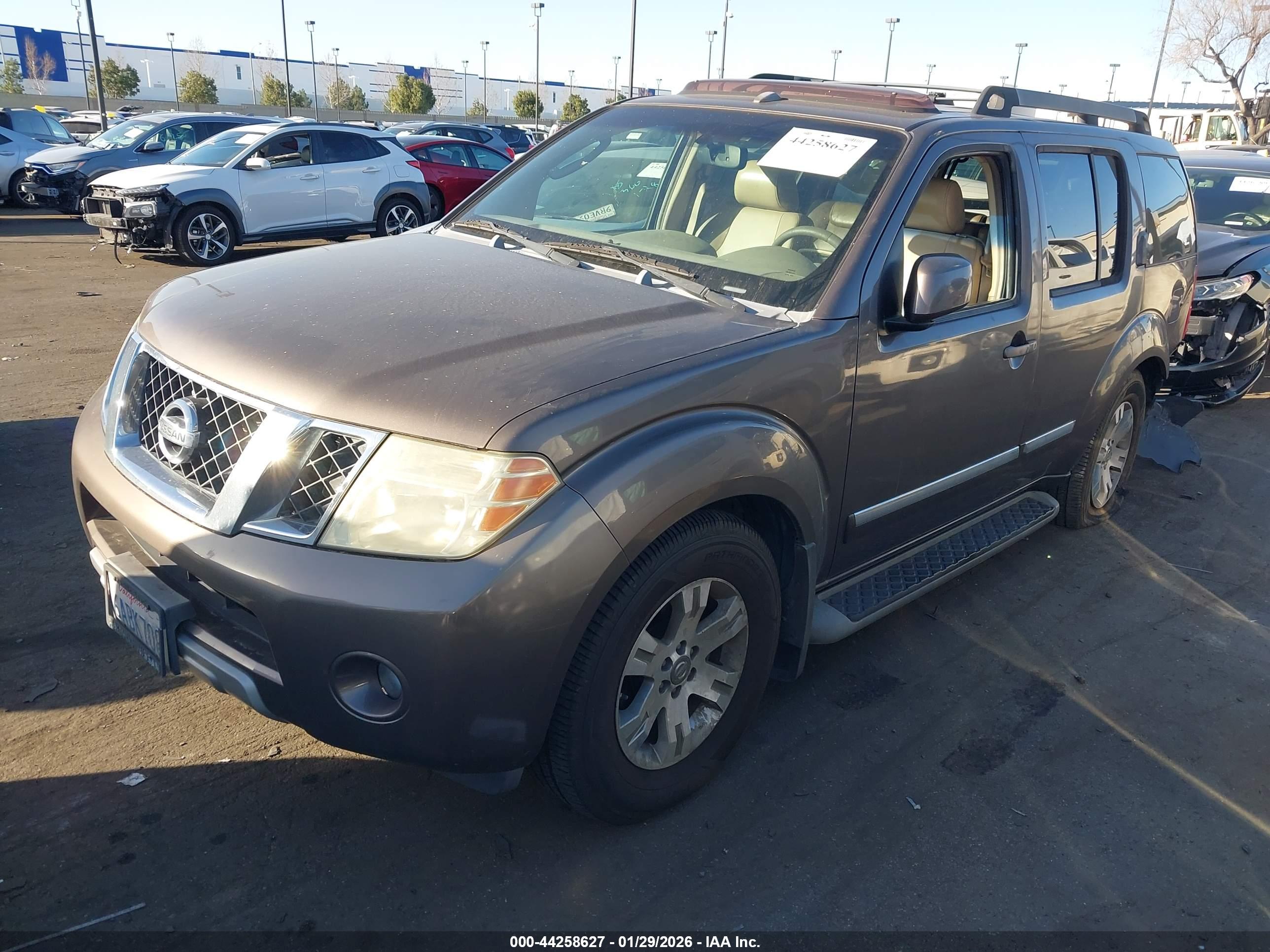 NISSAN PATHFINDER image 2