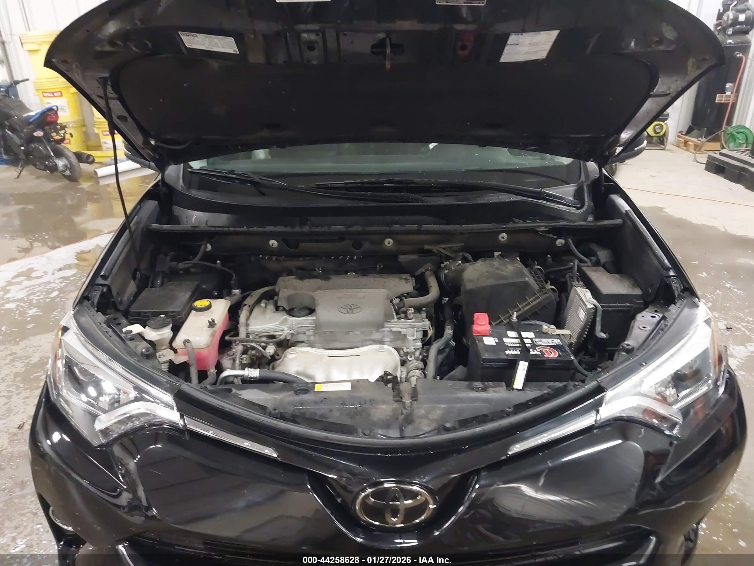TOYOTA RAV4 image 10