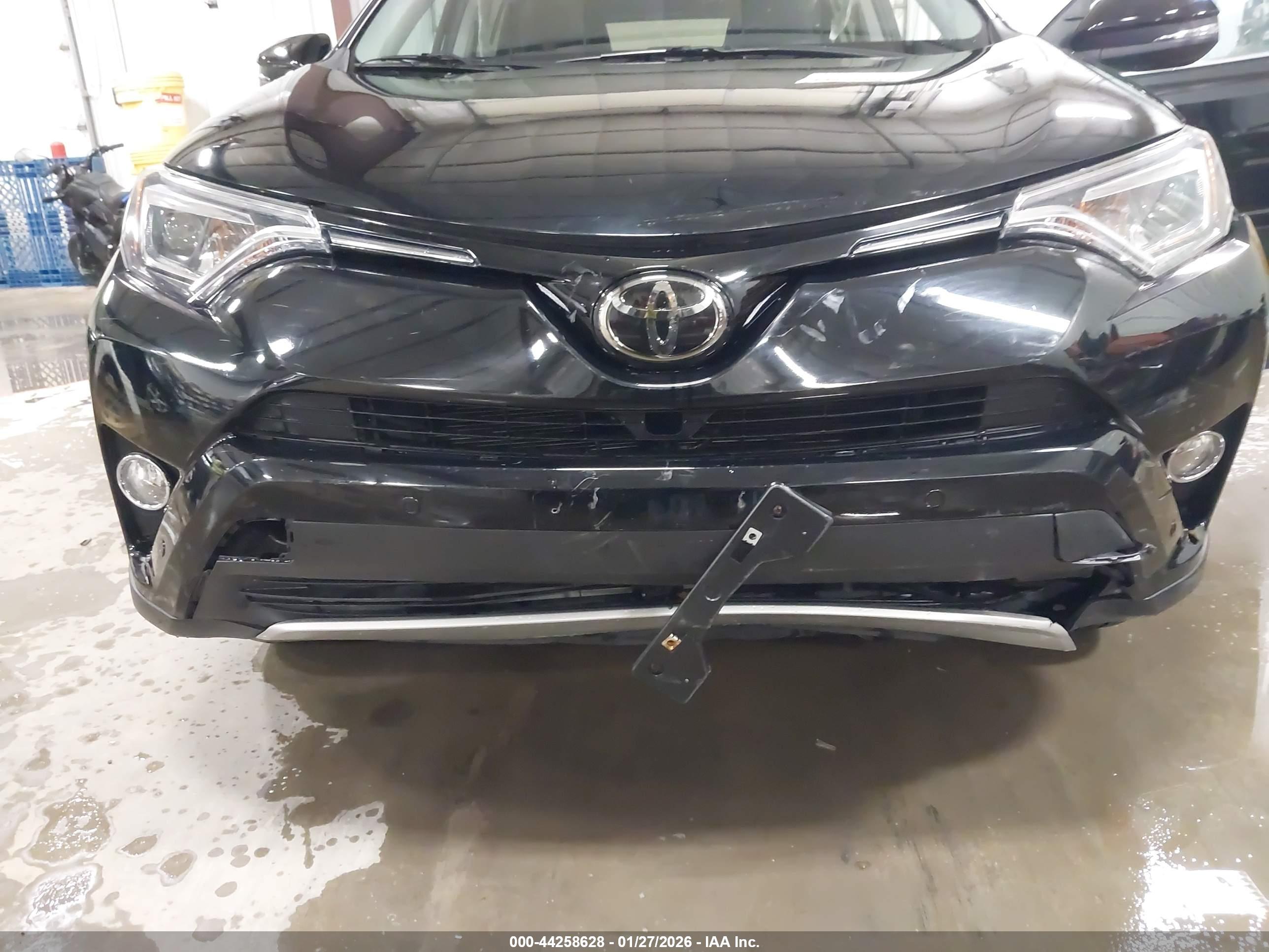 TOYOTA RAV4 image 6