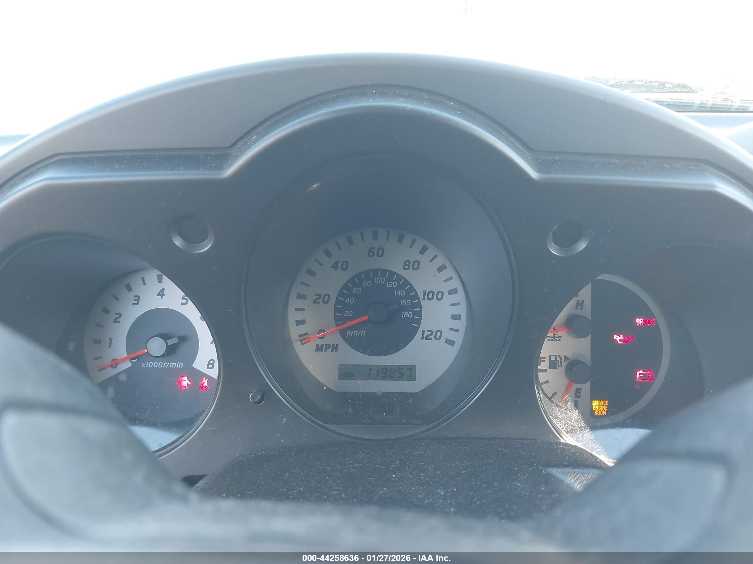 NISSAN FRONTIER image 7