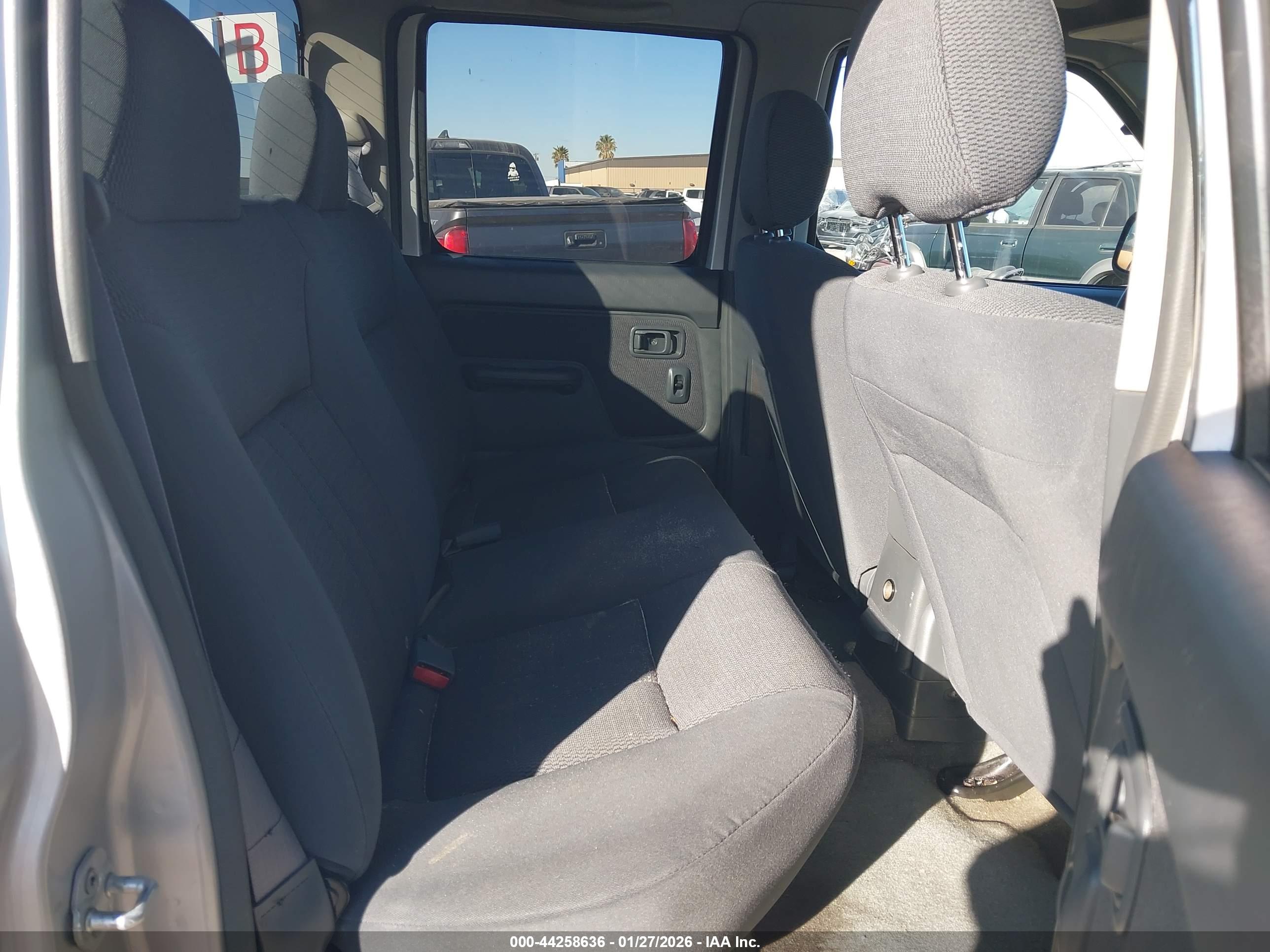 NISSAN FRONTIER image 8
